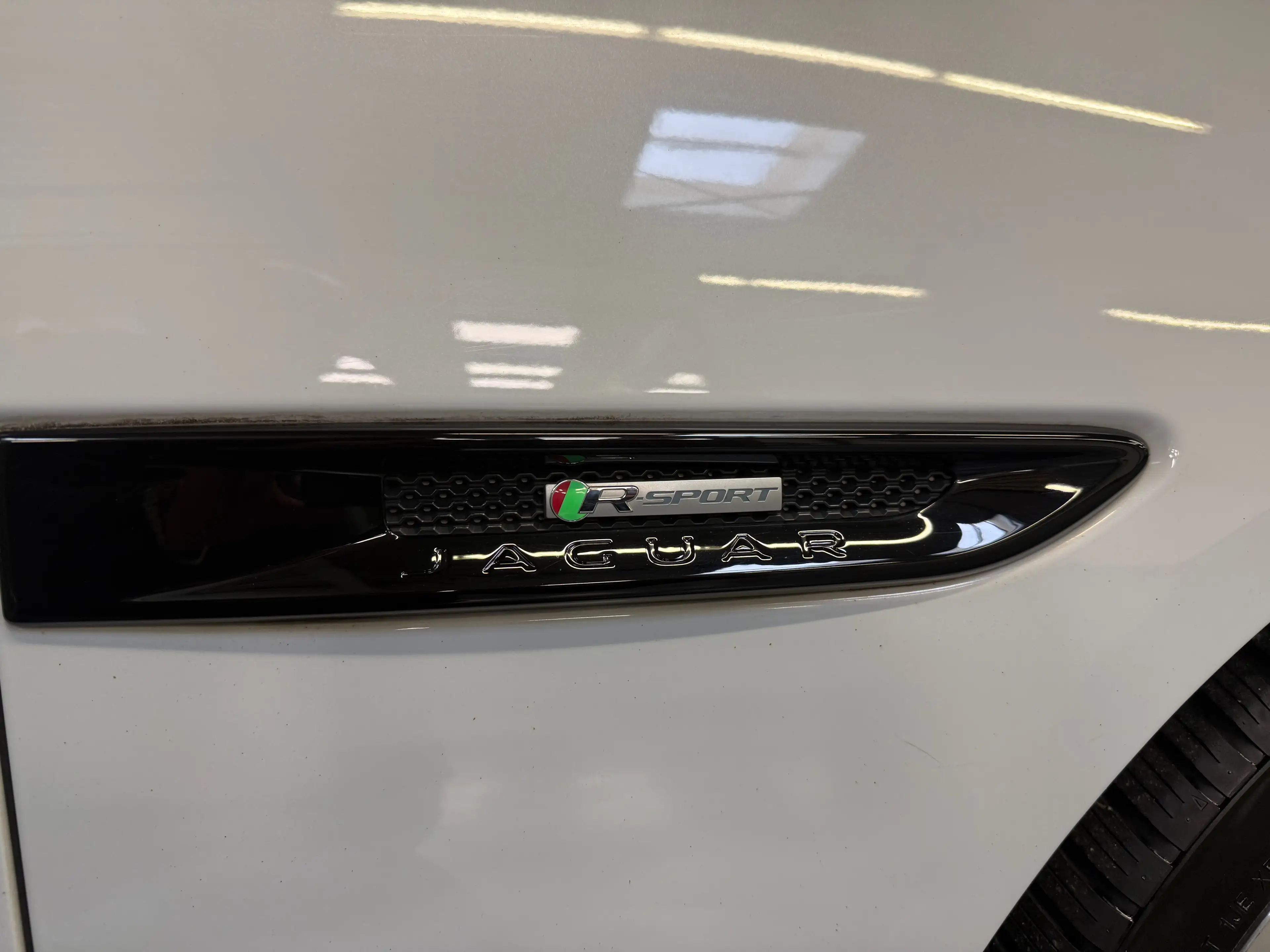 Jaguar XF XF 25d AWD Sportbrake  Aut. R-Sport — photo 15