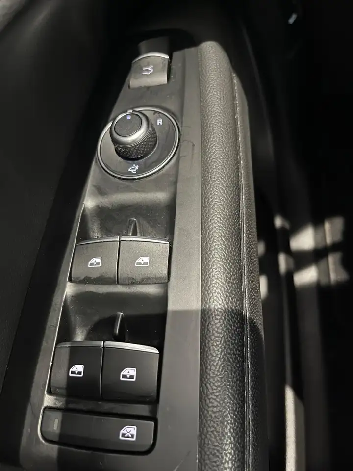 Alfa Romeo Stelvio 2023 — фото 25