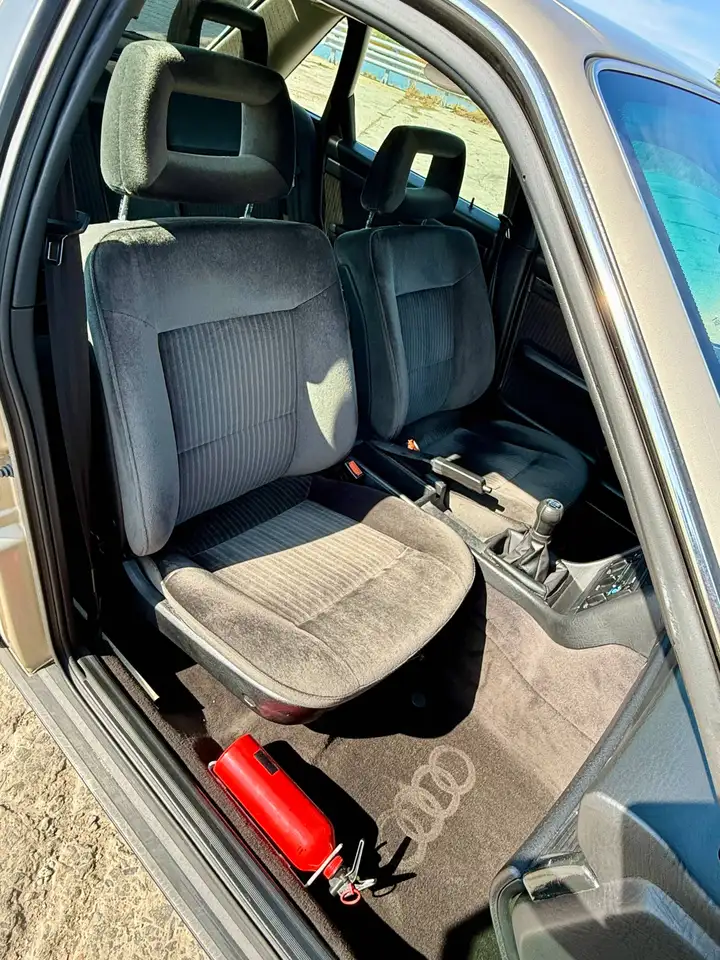 Audi 100 C3 Typ 44, foto 6