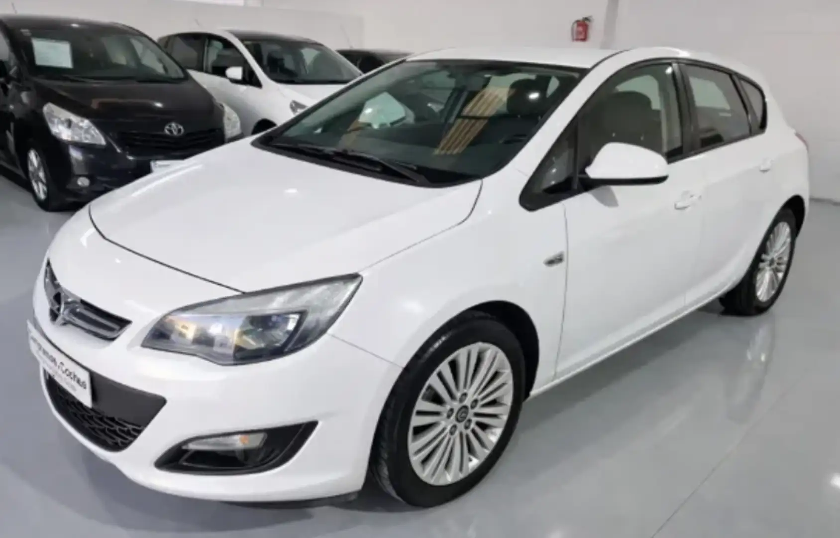 Opel Astra 1.6CDTi S/S Selective 110 - 1