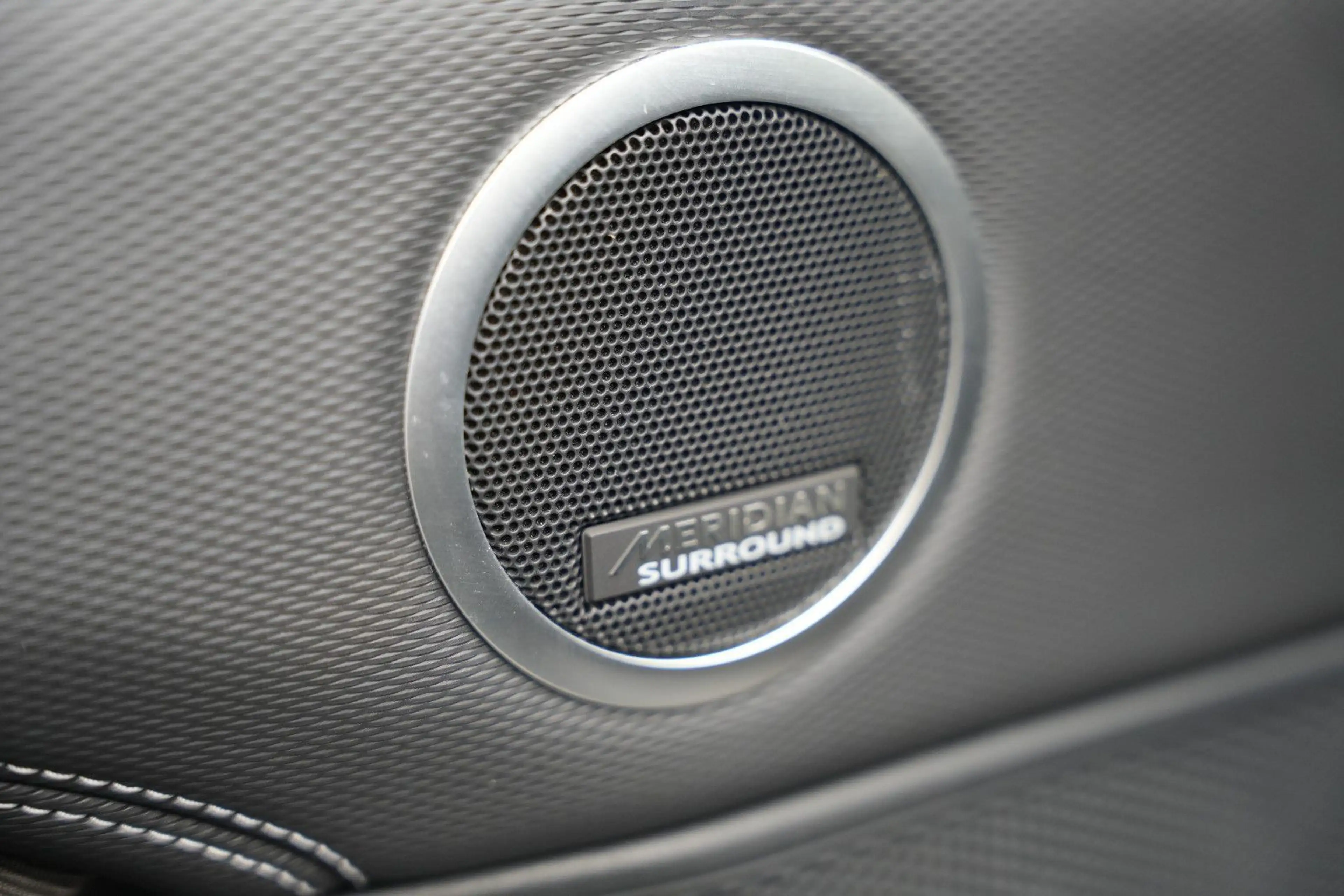 Land Rover Discovery R-Dynamic AWD/7-SITZER/360'°Cam/AHK — photo 11