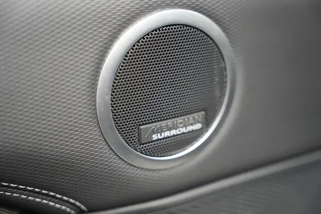 Land Rover Discovery view 11