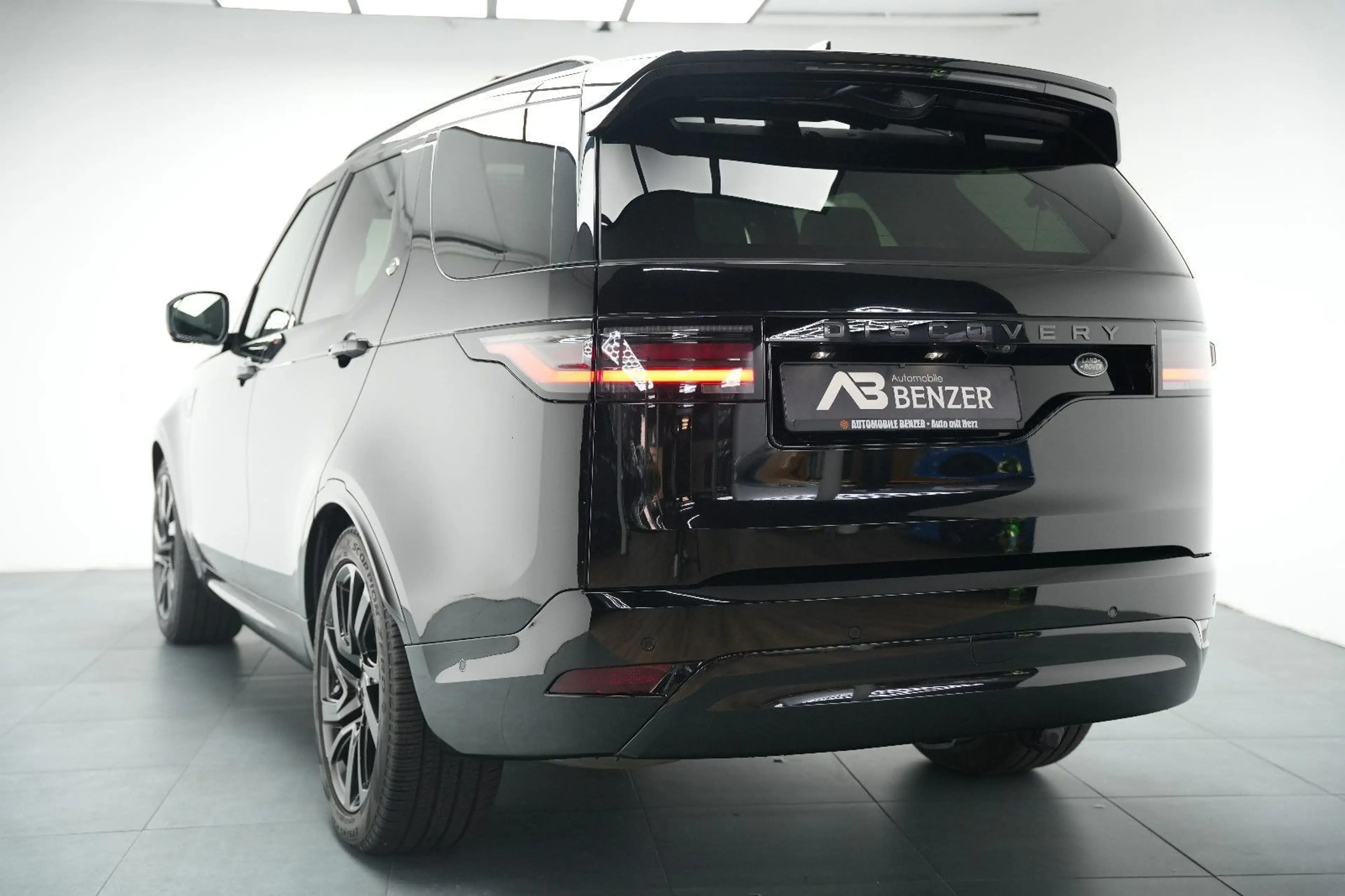 Land Rover Discovery R-Dynamic AWD/7-SITZER/360'°Cam/AHK — photo 8