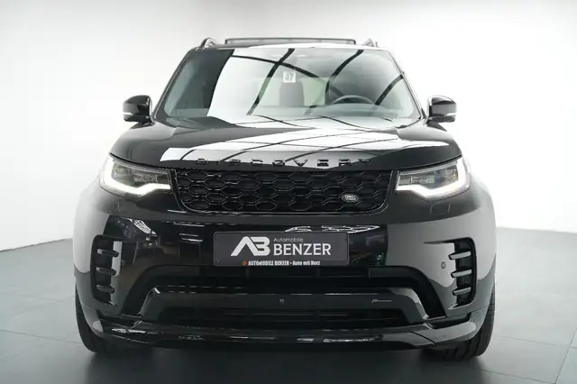 Land Rover Discovery view 2