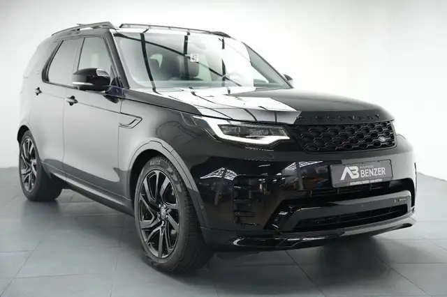 Land Rover Discovery view 4