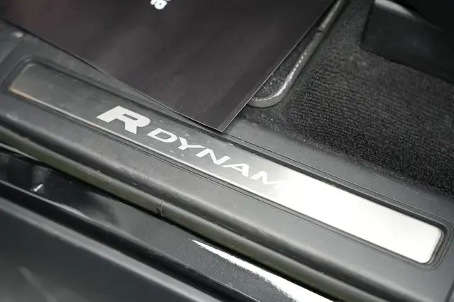 Land Rover Discovery view 13