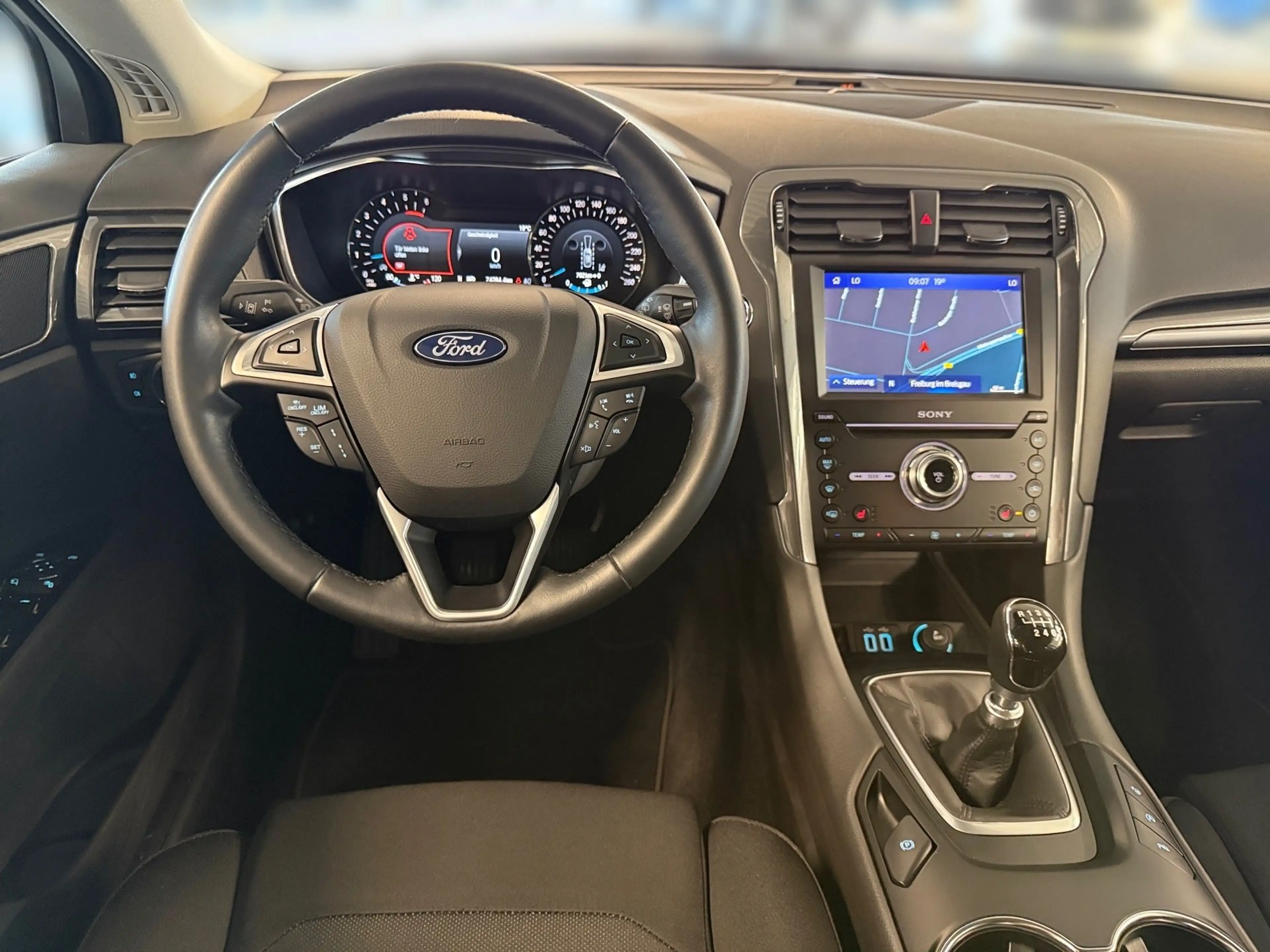 Ford Mondeo 2.0 EcoBlue Titanium Xenon+Shz.+Tempom. — photo 11