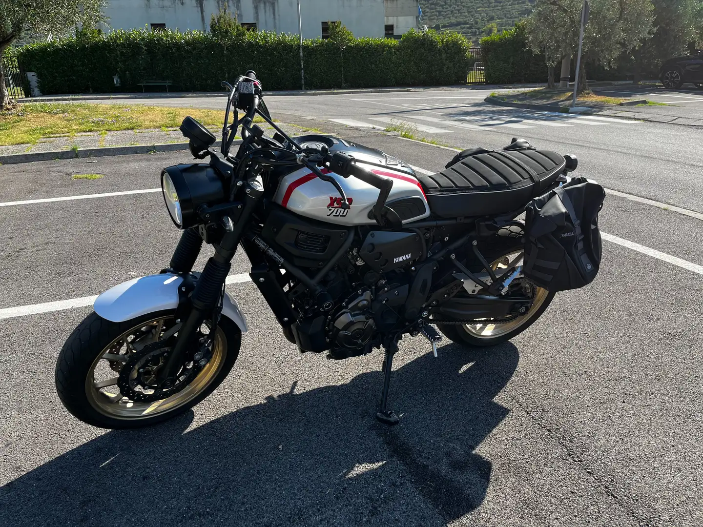 Yamaha XSR 700 X-Tribute Argento - 2
