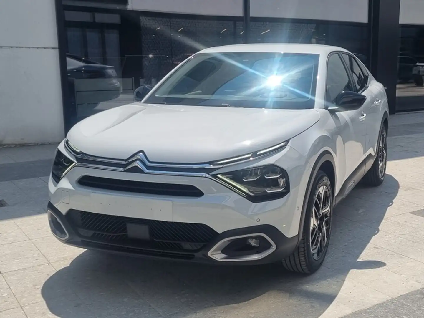Citroen C4 1.2 Hybrid Max Gris - 1