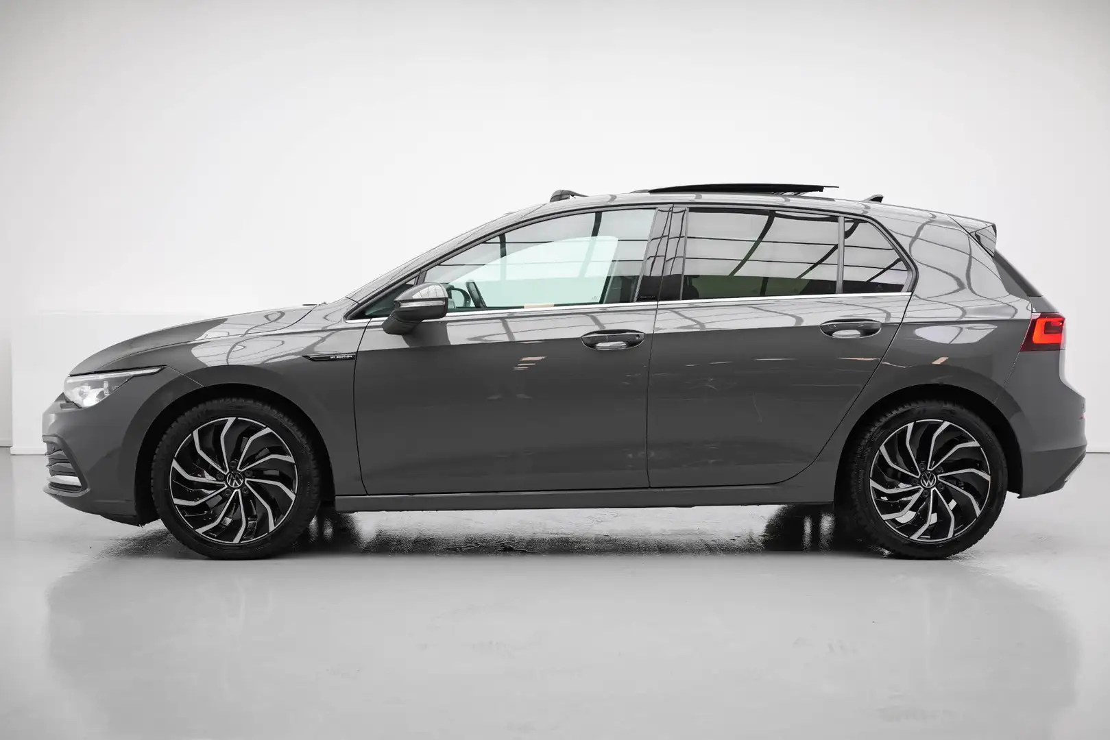 Volkswagen Golf 1.5 TSI Highline Business R |Pano|Memory|Camera|Ma Grijs - 2