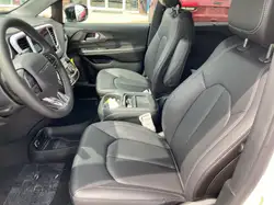Chrysler Grand Caravan 2027 — фото 10