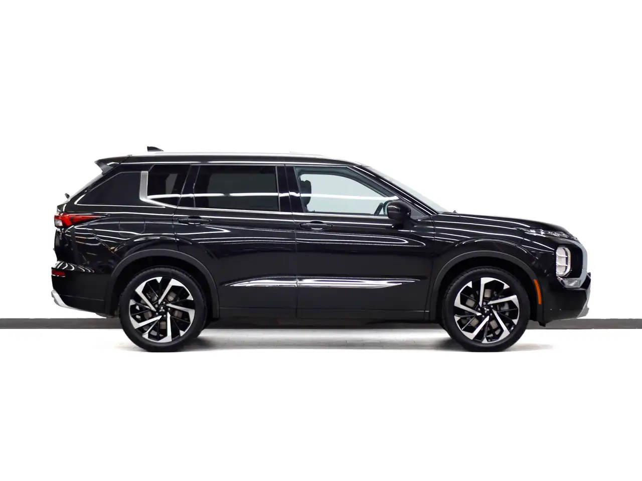 Mitsubishi Outlander снимка Mitsubishi Outlander
