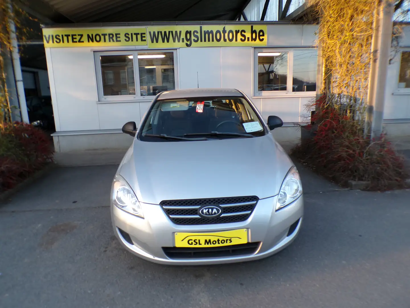 Kia Ceed / cee'd 1.6CRDi 90cv 5 portes gris 03/09 Airco Radio CD Grijs - 2