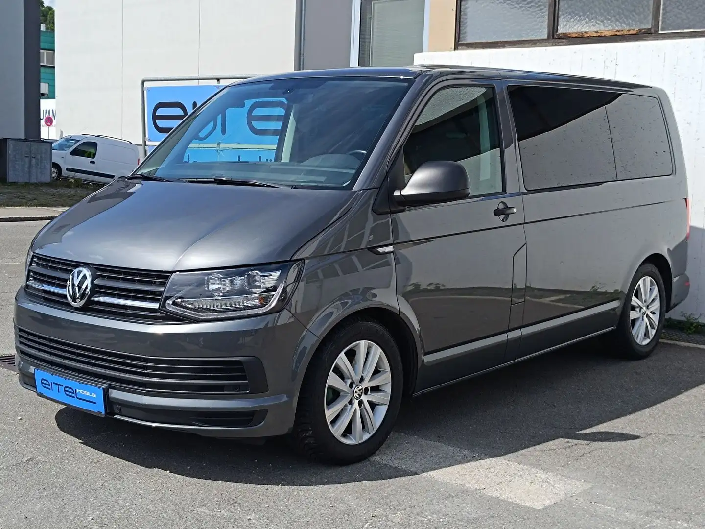 Volkswagen T6 Multivan T6 Bus Multivan 2,0 TDI Navi AHK Kamera PDC Grau - 1