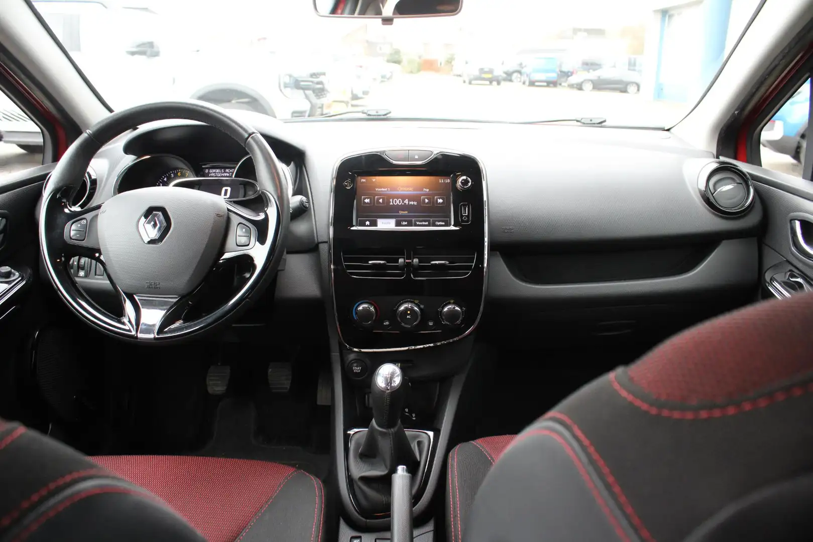 Renault Clio 0.9 TCe Expression | Trekhaak | Cruise Control | A Rood - 2