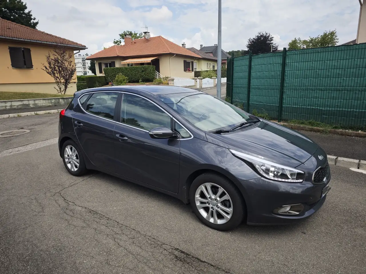 Kia Ceed \u002F cee'd 1.6 GDI 135 ch Premium DCT6 A