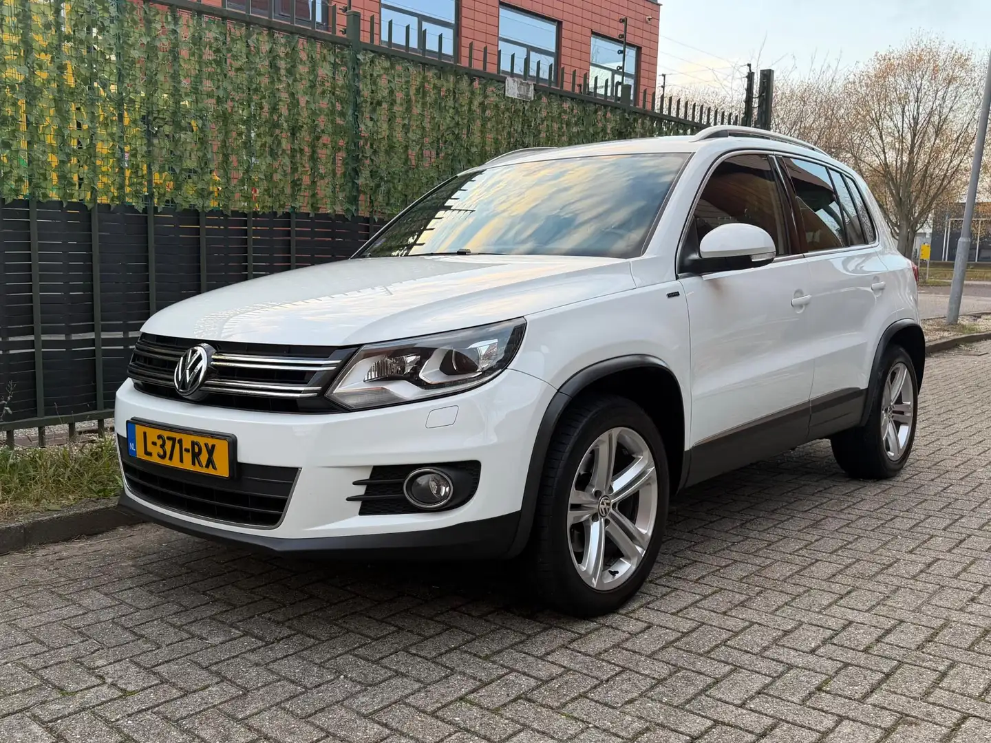 Volkswagen Tiguan 1.4 TSI R-Line 2016 AUT|AIRCO|CAMERA|XENON Wit - 1