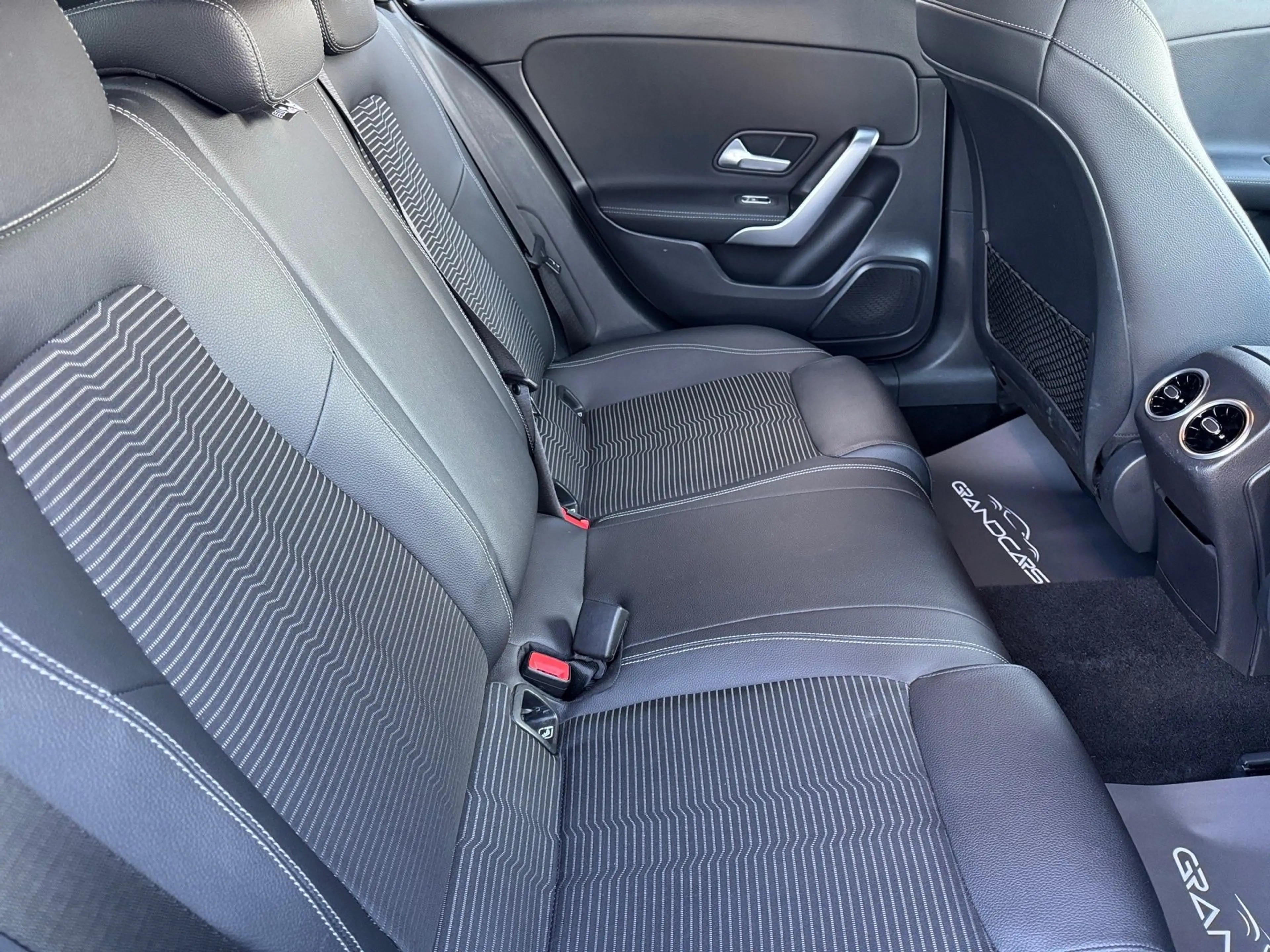 Mercedes-Benz A 180 A-Klasse A 180 Progressive (EURO 6d-TEMP) — photo 7