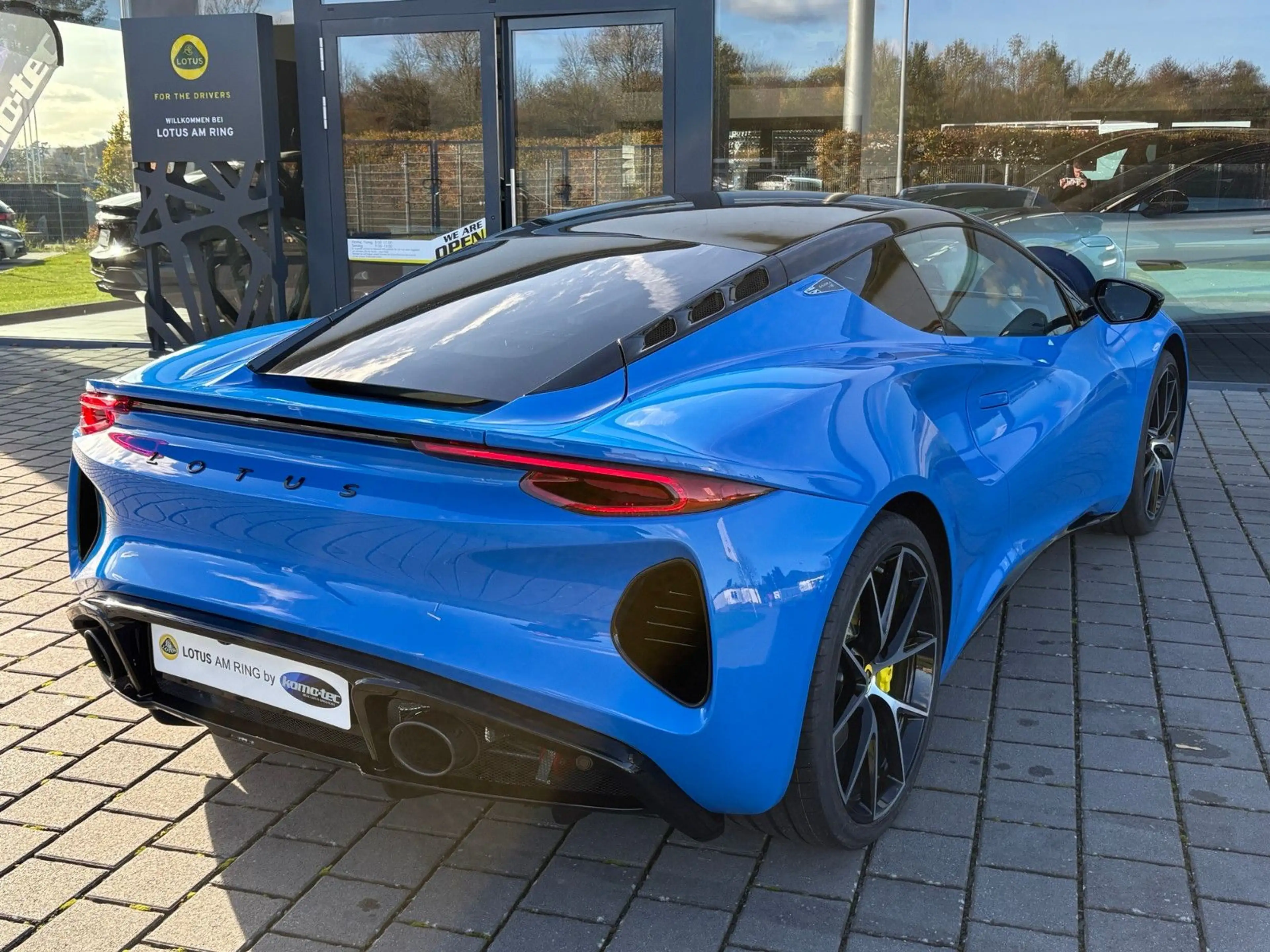 Lotus Emira V6 SE, Lotus am Ring by Komo-Tec GmbH — photo 8
