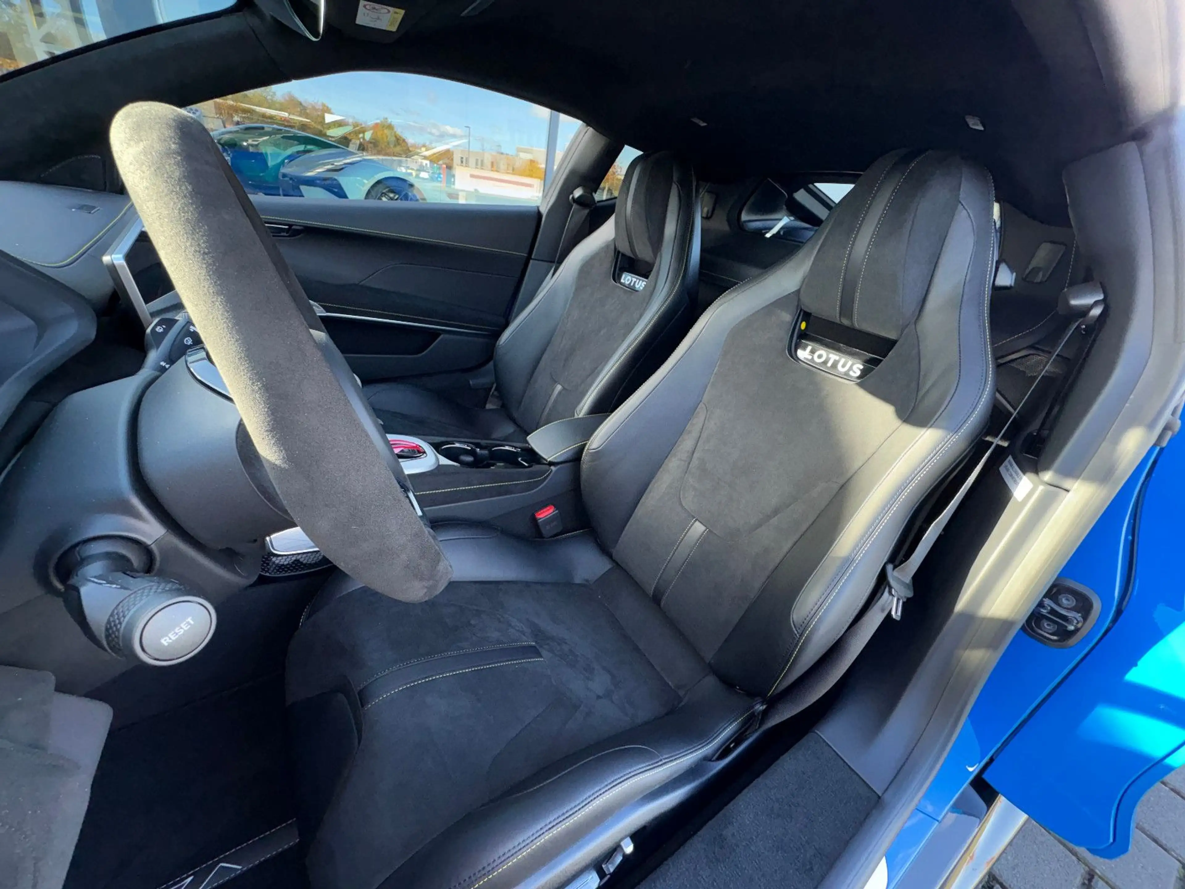 Lotus Emira V6 SE, Lotus am Ring by Komo-Tec GmbH — photo 12