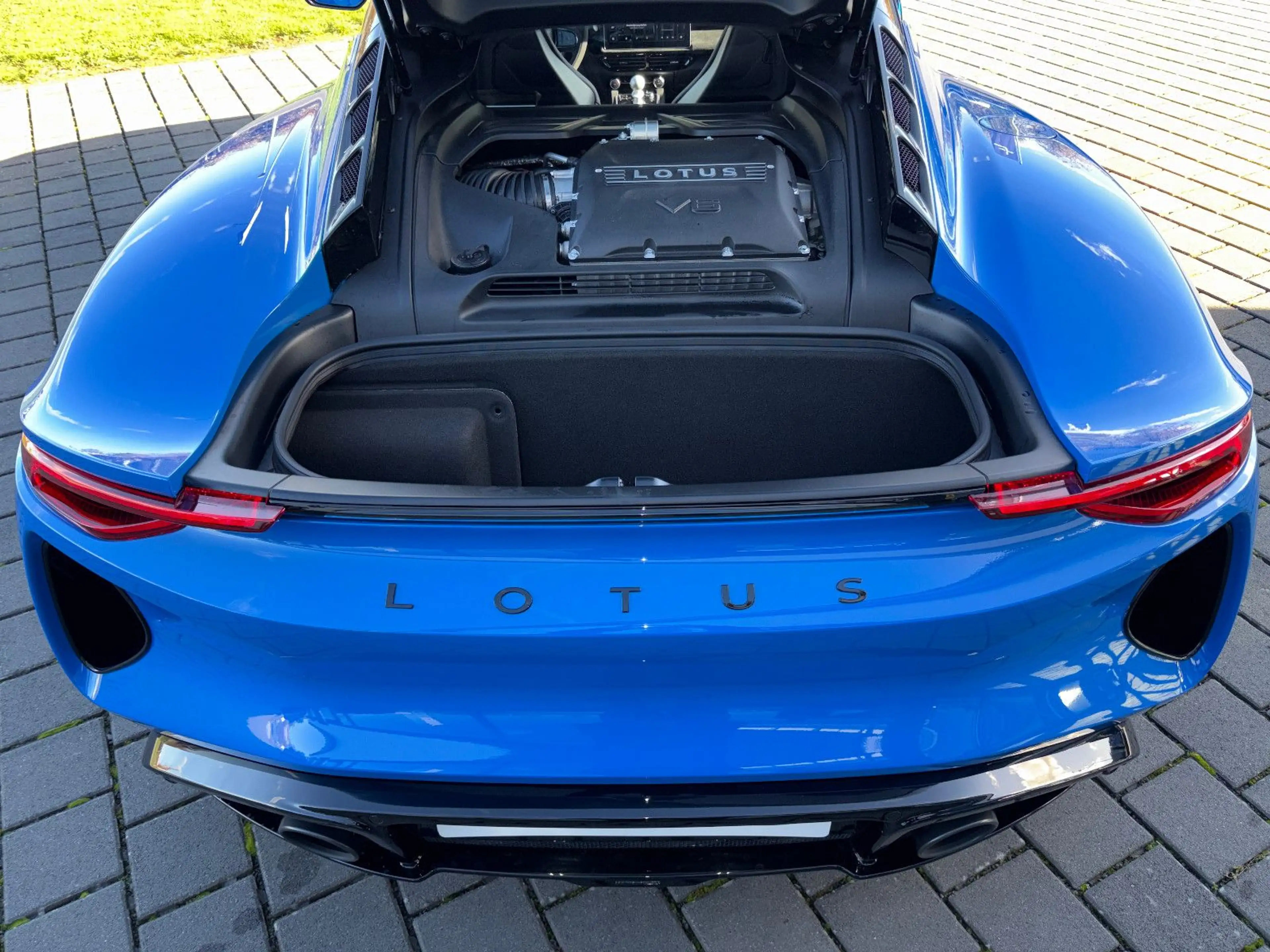 Lotus Emira V6 SE, Lotus am Ring by Komo-Tec GmbH — photo 10