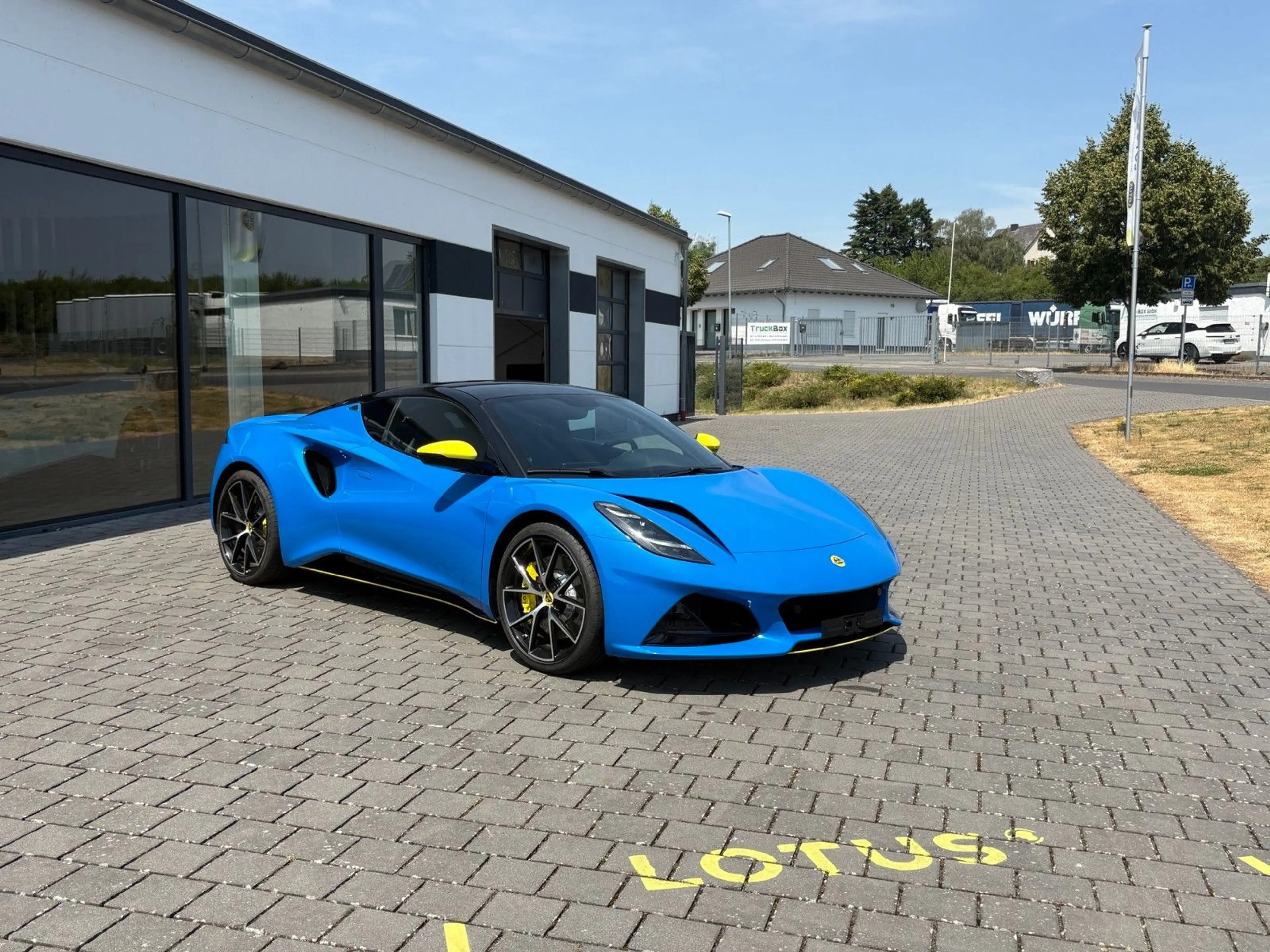 Lotus Emira V6 SE, Lotus am Ring by Komo-Tec GmbH — photo 4