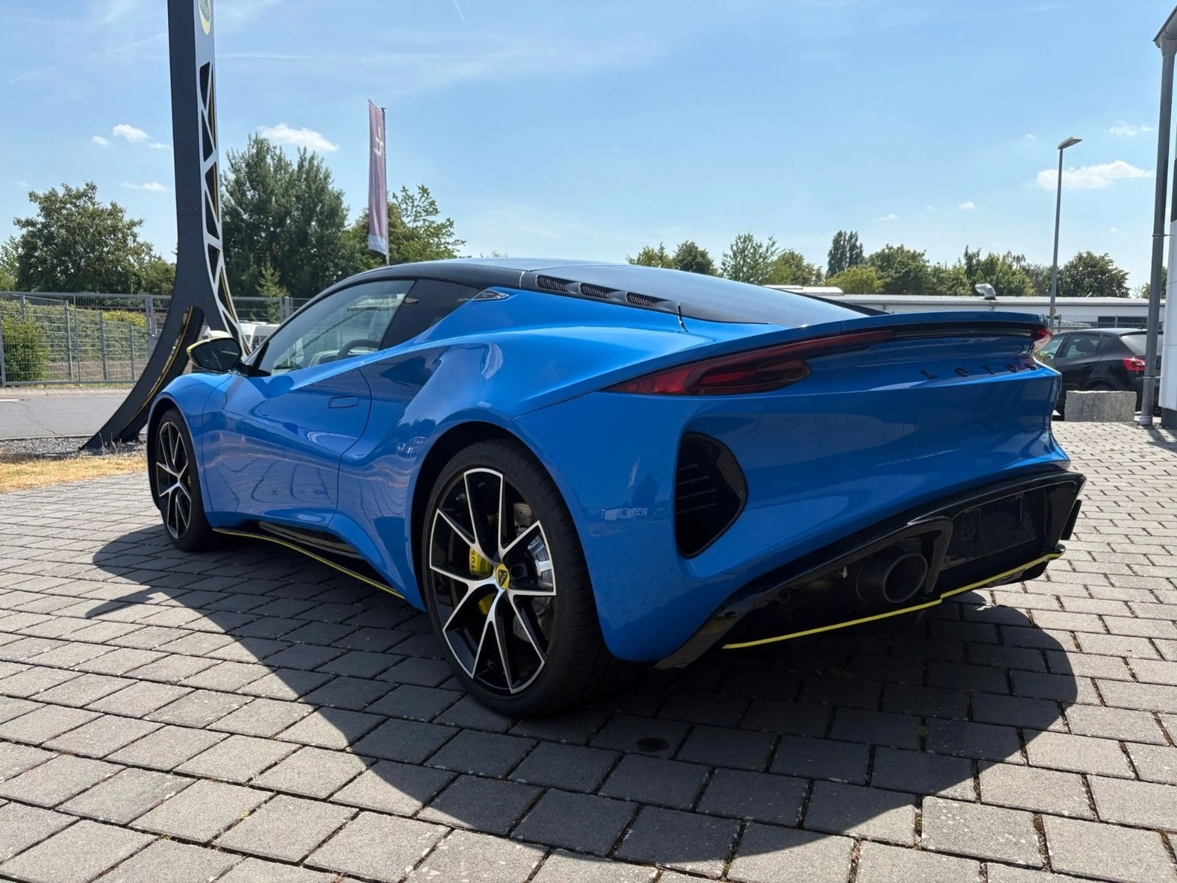 Lotus Emira V6 SE, Lotus am Ring by Komo-Tec GmbH — photo 6