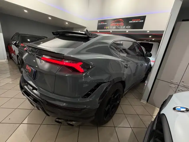 Lamborghini Urus view 13