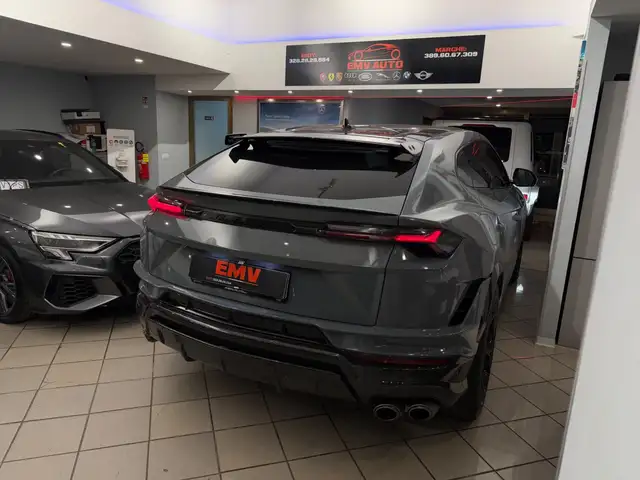 Lamborghini Urus view 14