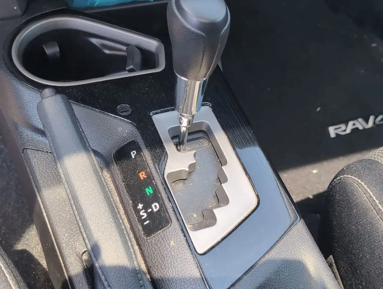 Toyota RAV 4 снимка Toyota RAV 4