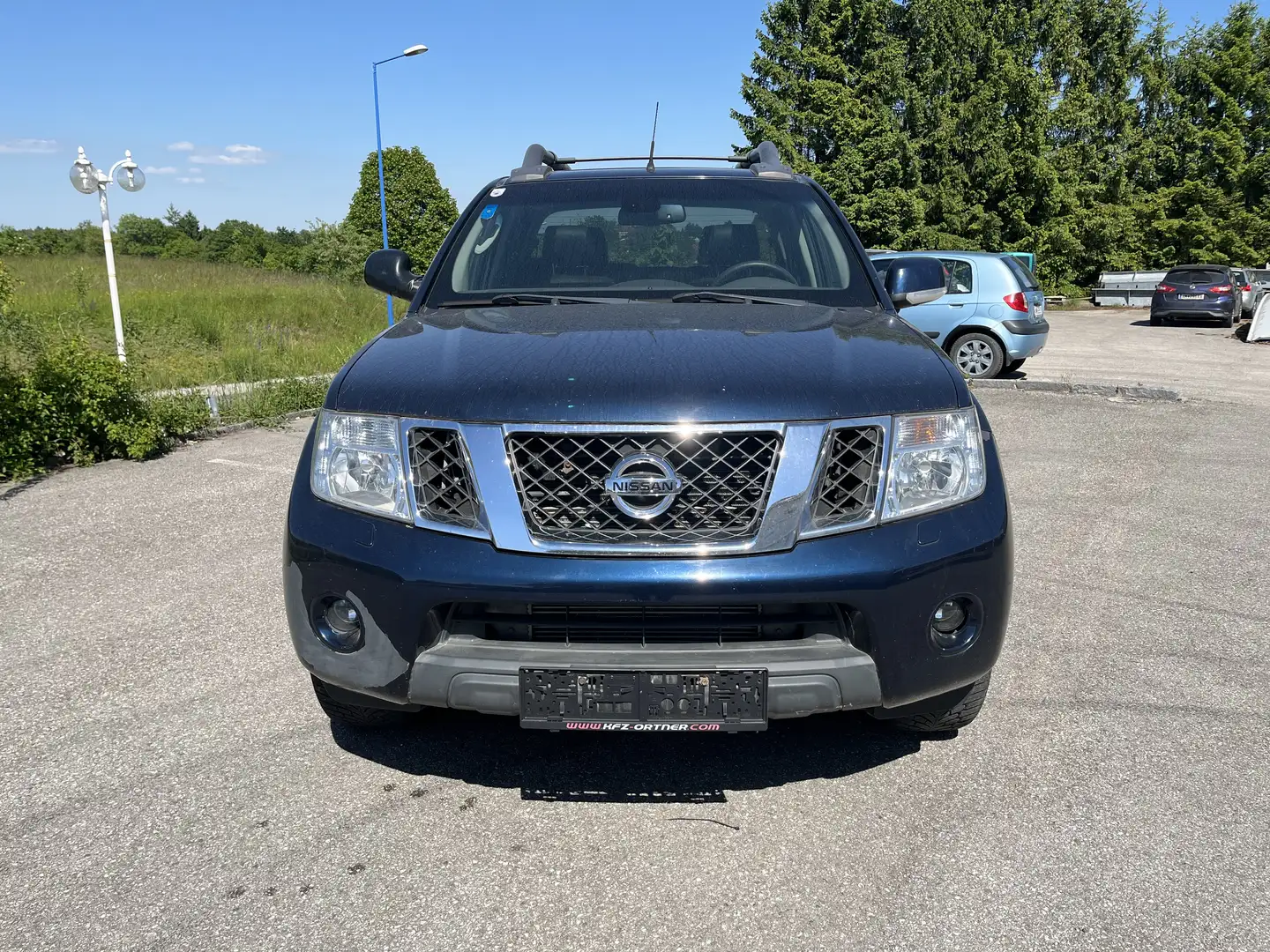 Nissan Navara Double Cab LE V6 - 2