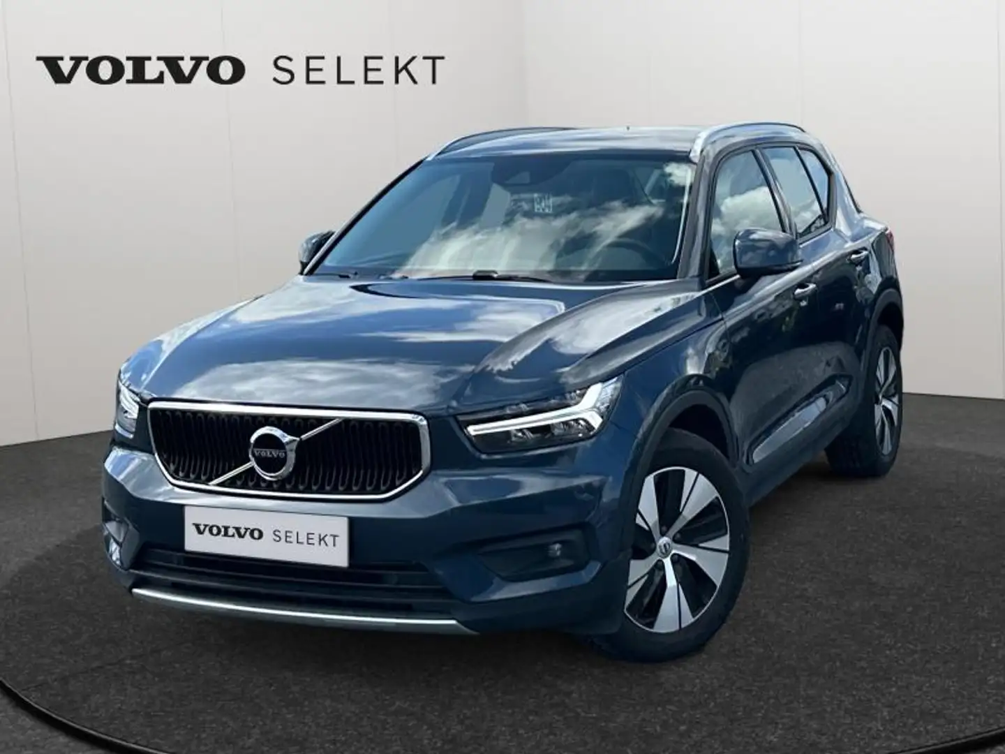 Volvo XC40 T3 Momentum / Essence Bleu - 1