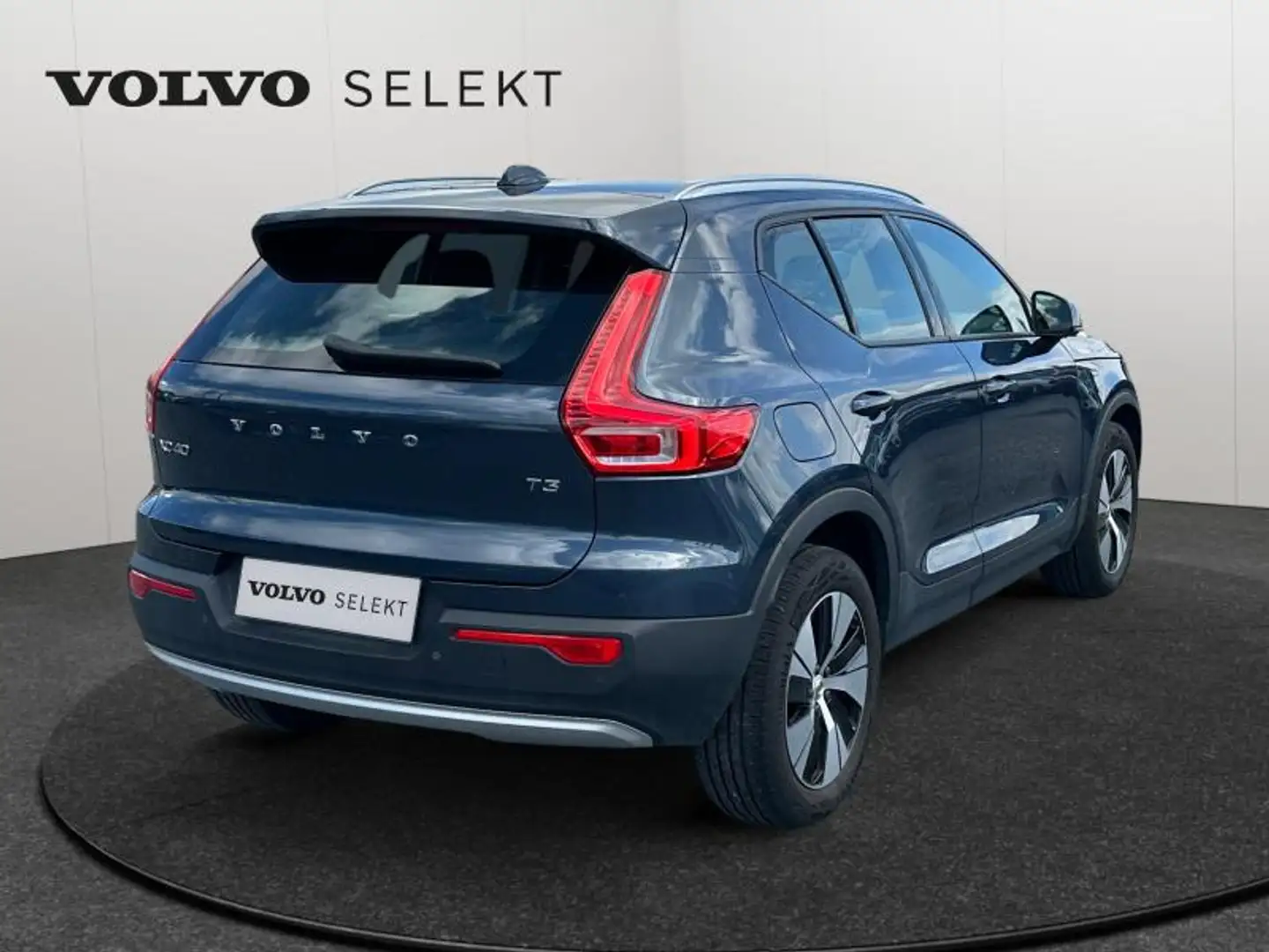 Volvo XC40 T3 Momentum / Essence Bleu - 2