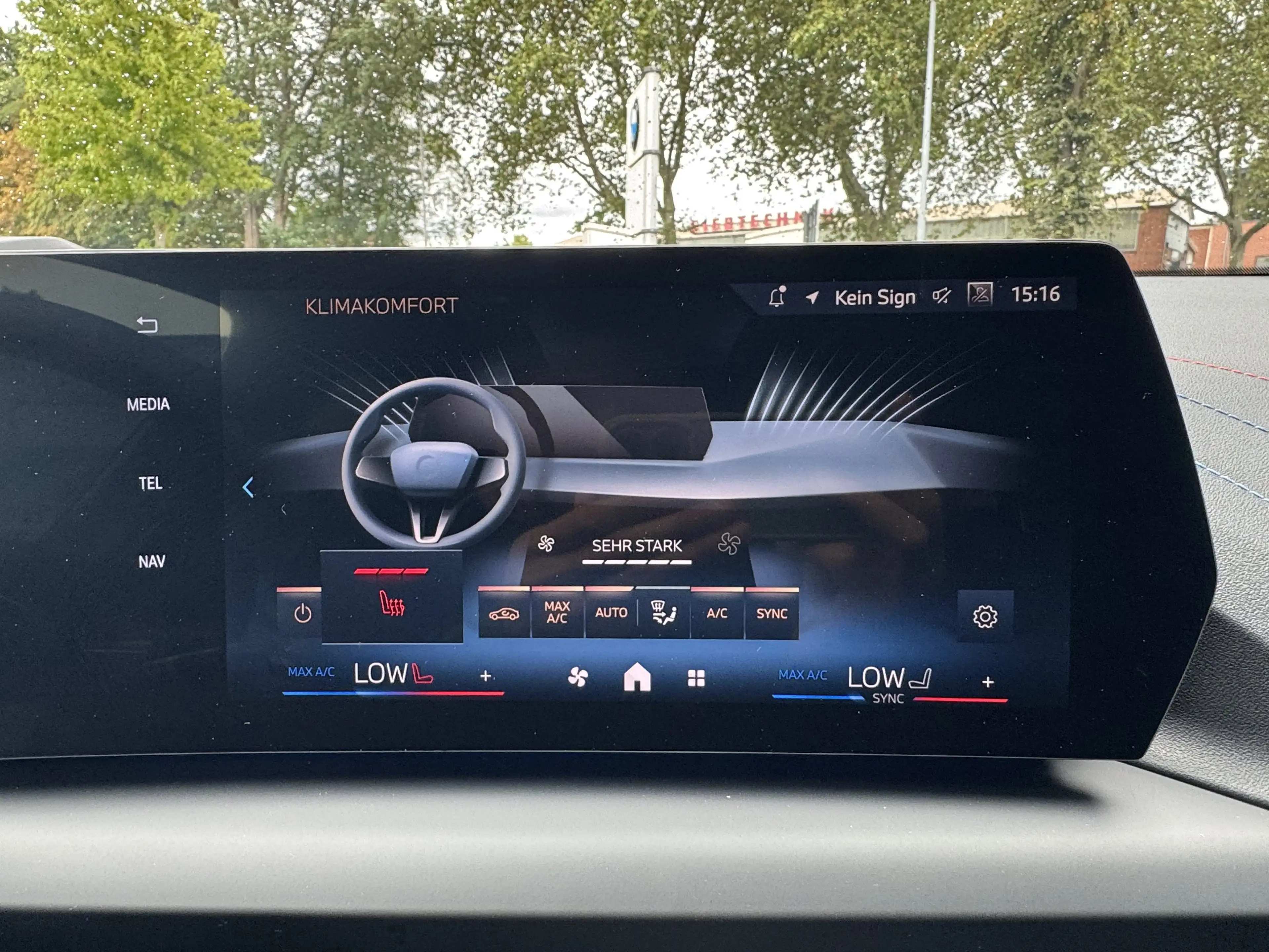 BMW 120 M Sport Pro DA+ 360° HuD Ad-LED Iconic-Glow — photo 14