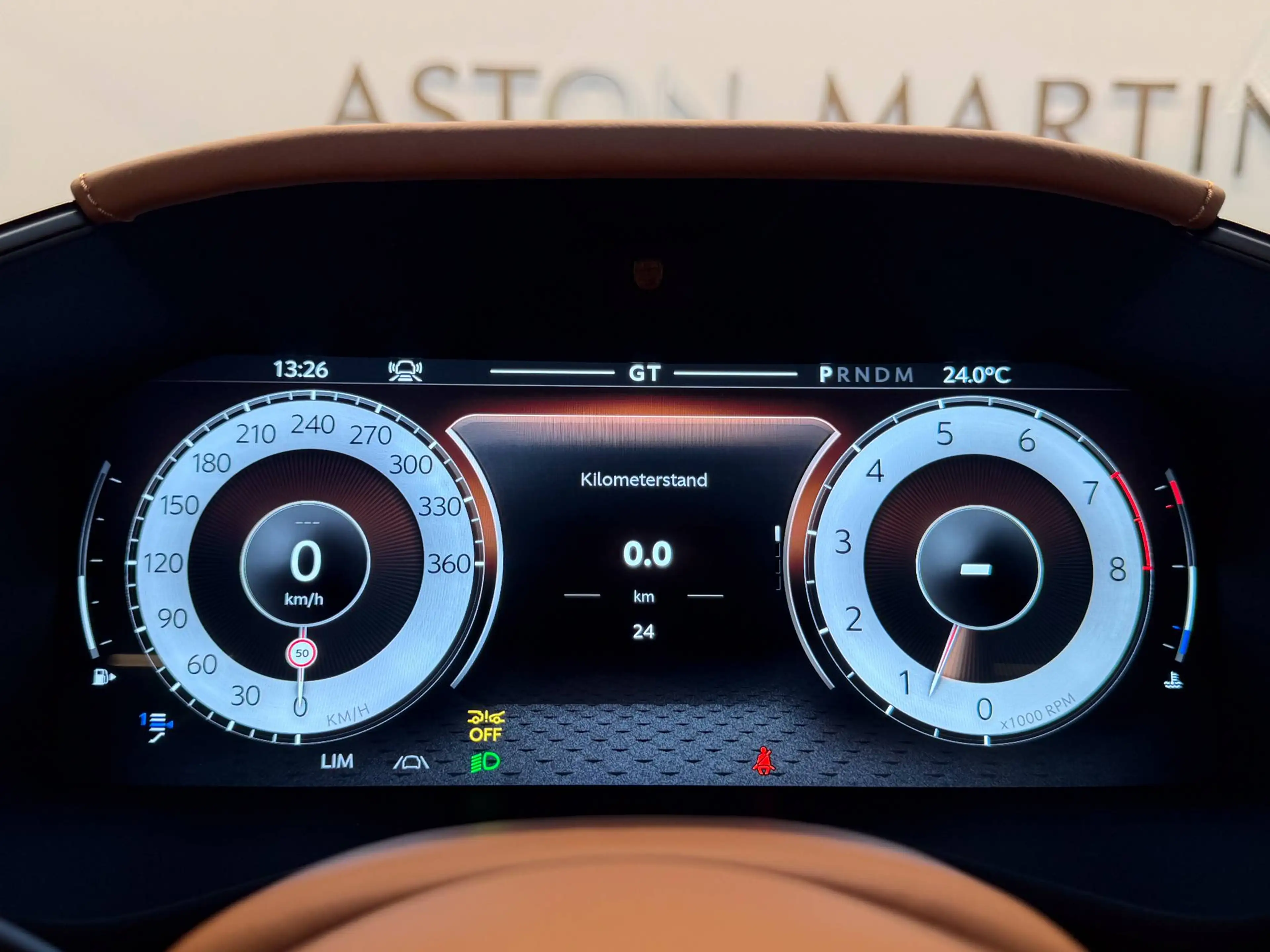 Aston Martin DBX S | 2026 - Q Interior — photo 12