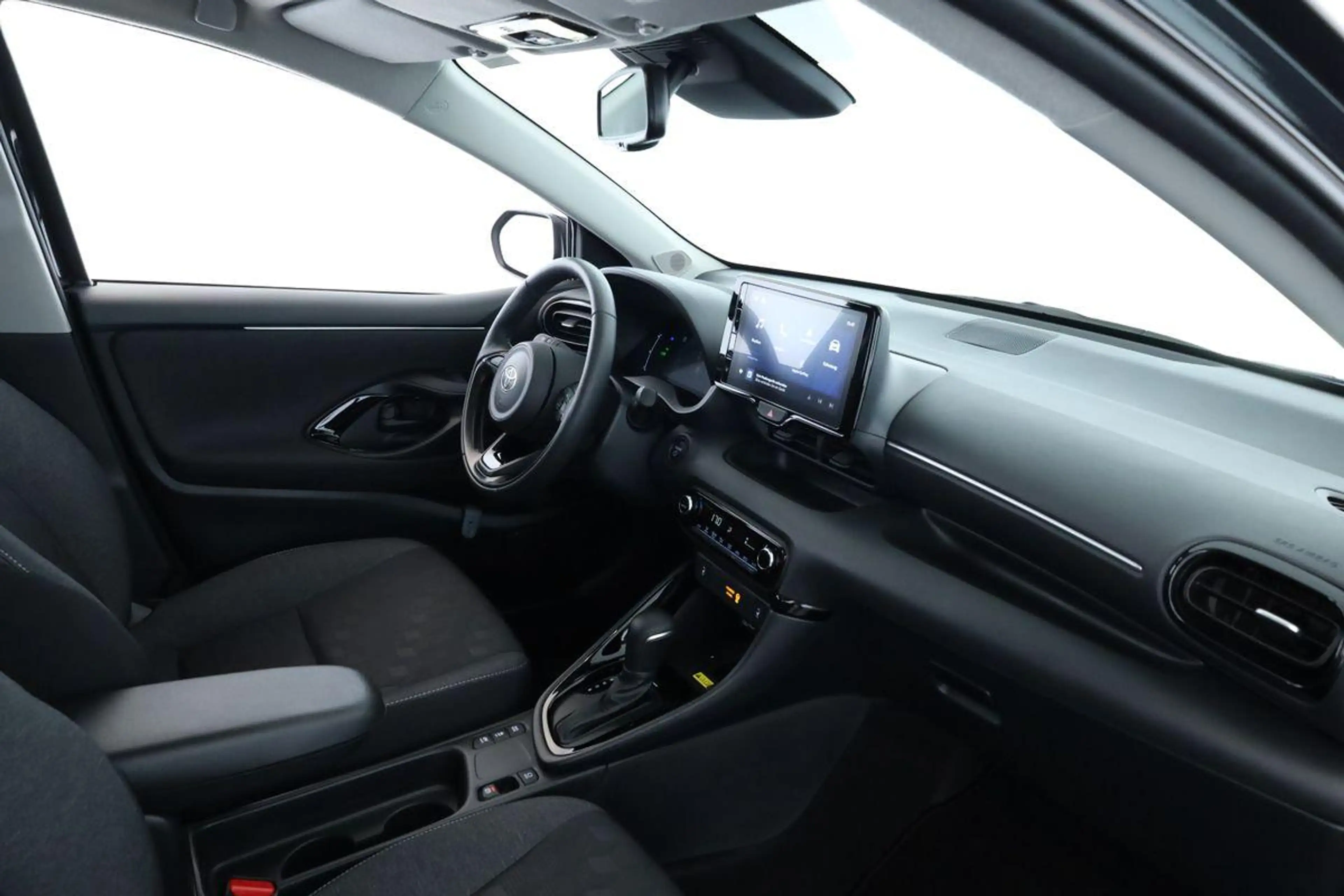 Toyota Yaris Hybrid 116 Teamplayer LED App SHZ Key Kam — photo 13