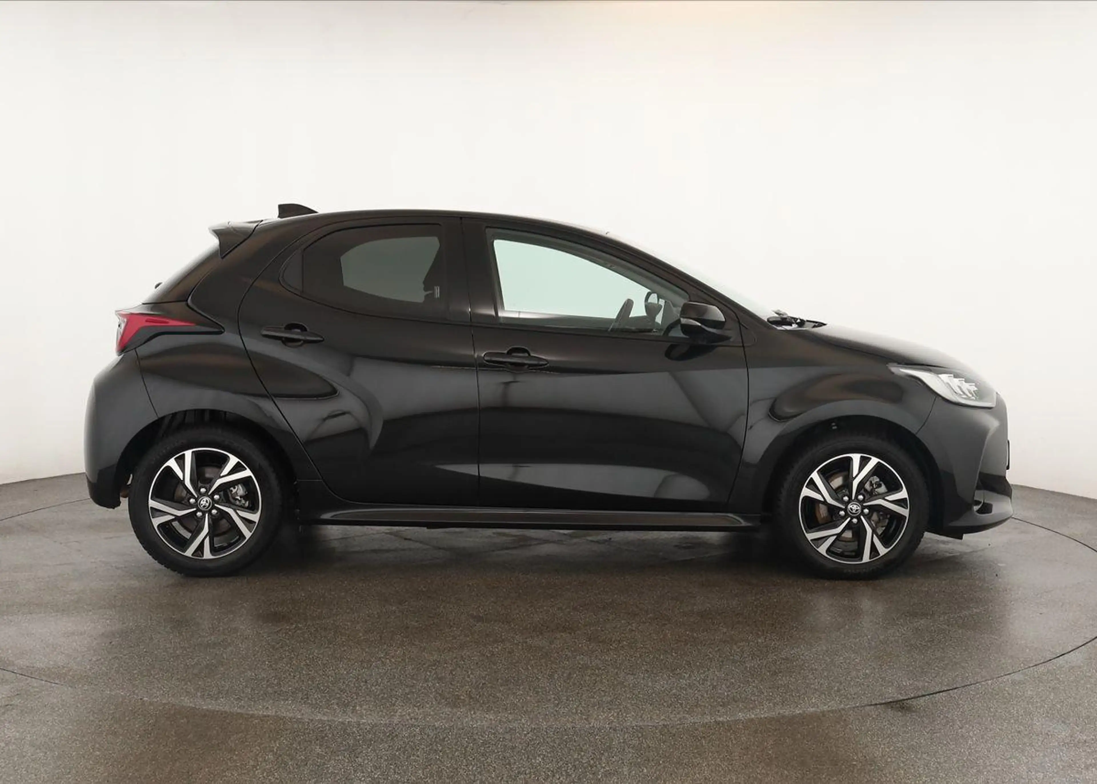 Toyota Yaris Hybrid 116 Teamplayer LED App SHZ Key Kam — photo 4