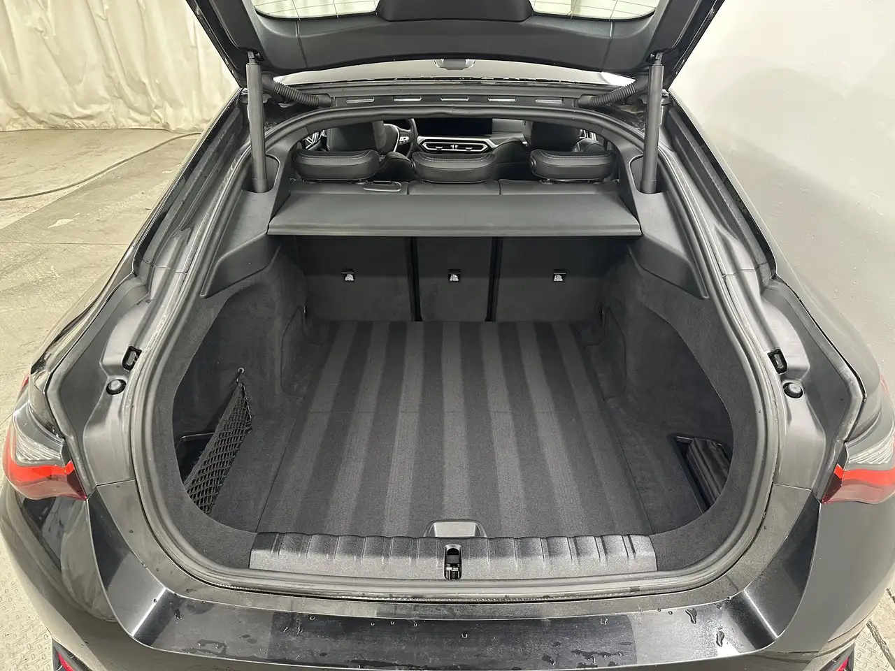BMW i4 снимка BMW i4