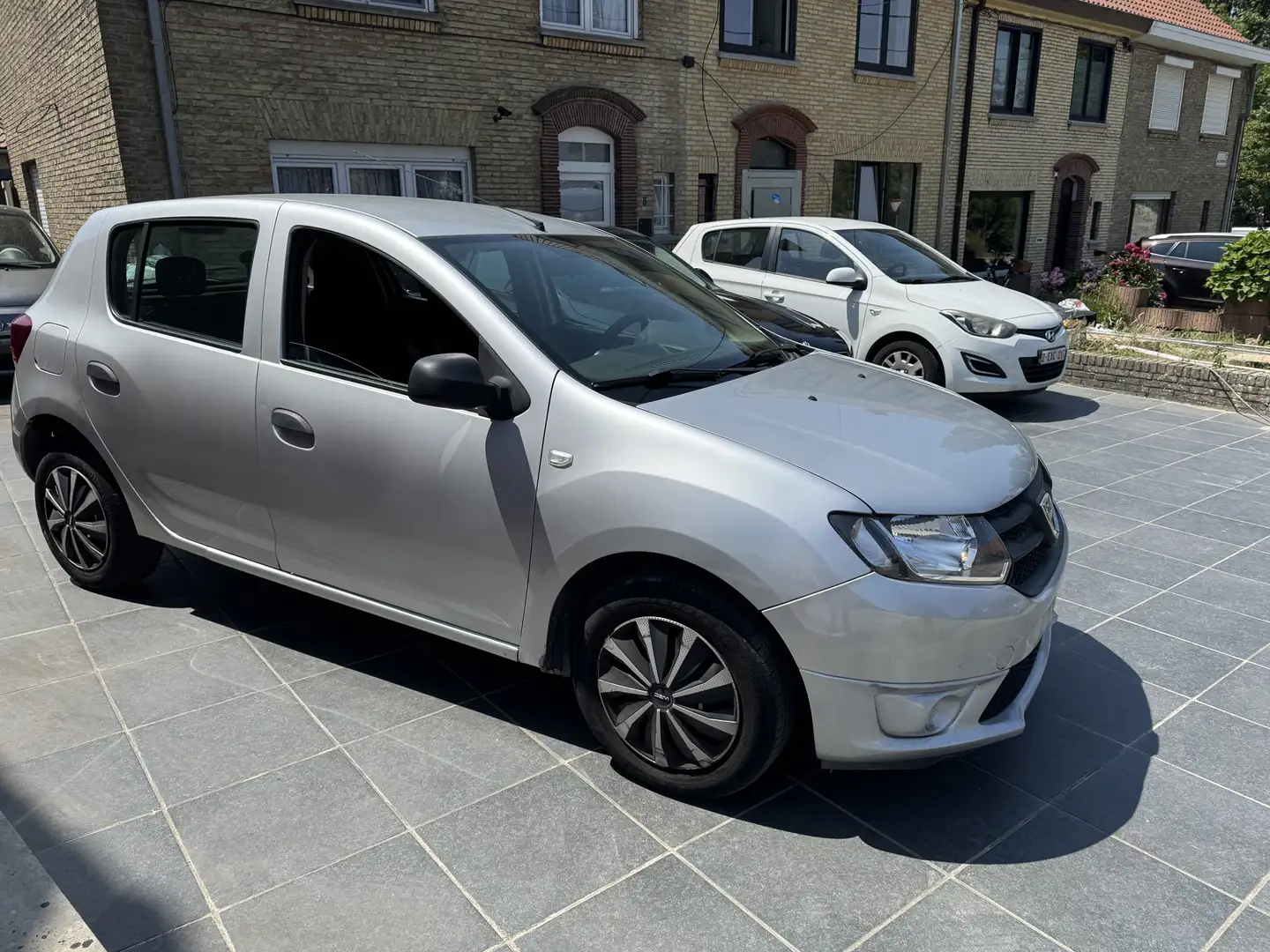 Dacia Sandero 1.2 Benzine / *Gekeurd voor verkoop* - 2