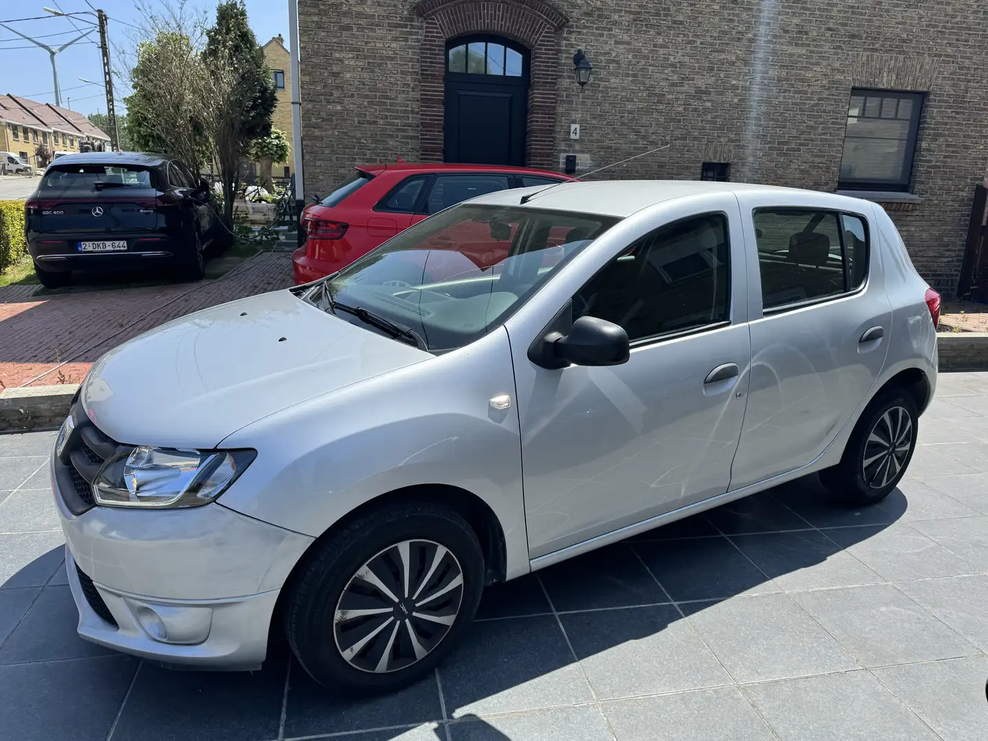 Dacia Sandero 1.2 Benzine / *Gekeurd voor verkoop* - 1