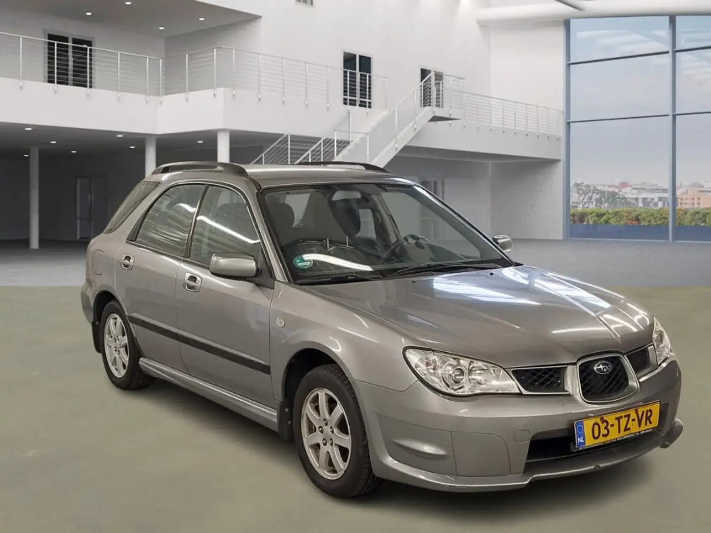 Subaru Impreza Plus 1.5R Comfort Edition/4X4/VELGEN Gris - 2
