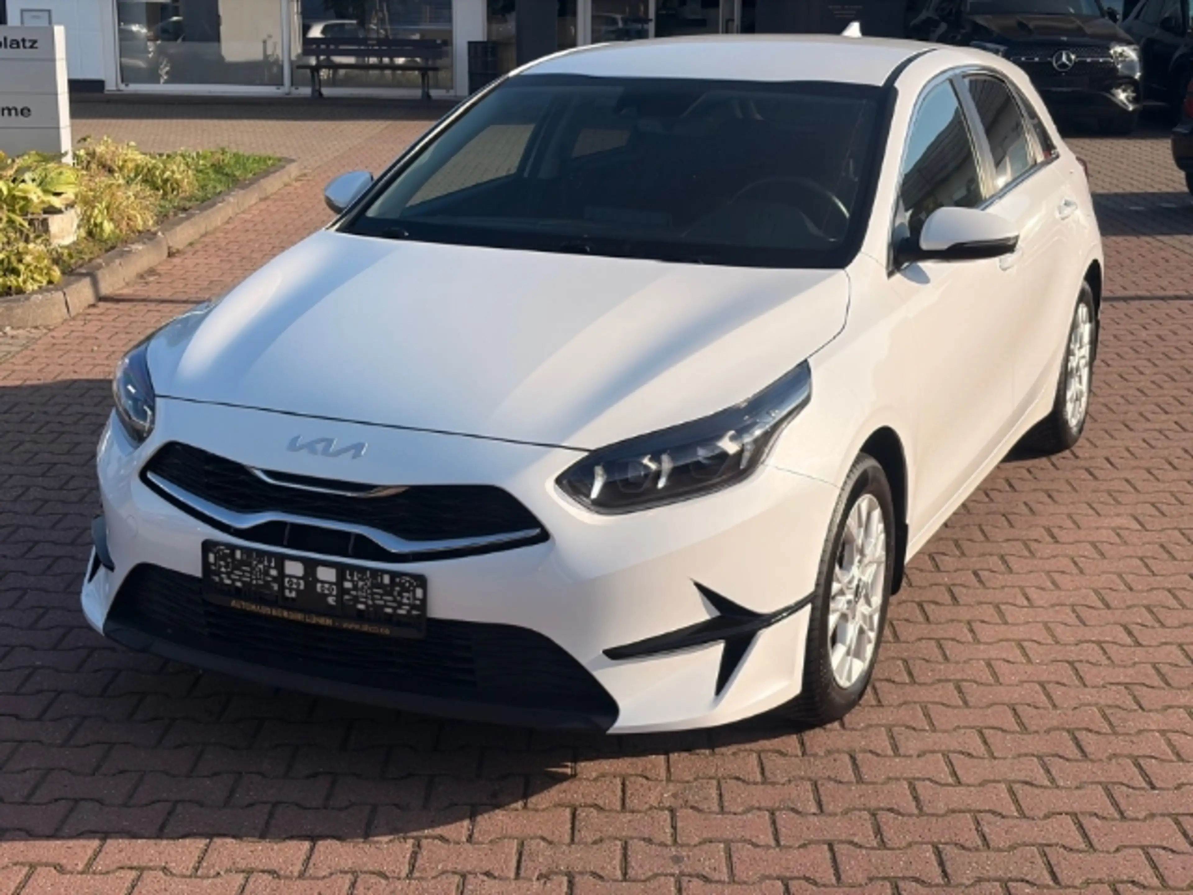 Kia Ceed / cee'd 1.5 Voll LED Kamera APP SitzHZG Klimaautomatik beh
