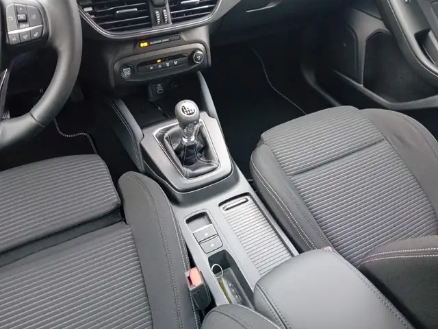 Ford Focus view 13
