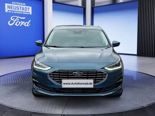 Ford Focus view 2