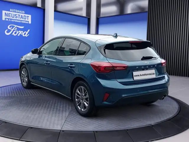 Ford Focus view 4