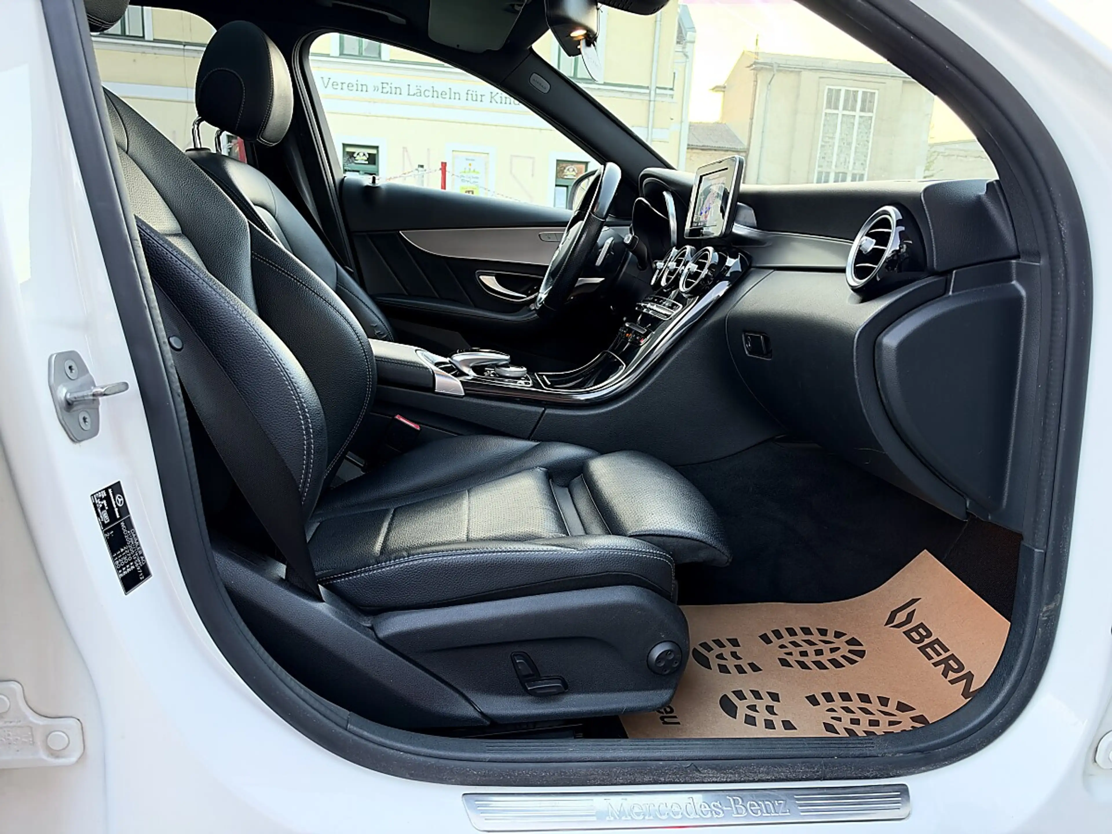 Mercedes-Benz C 220 d Avantgarde Aut. — photo 14