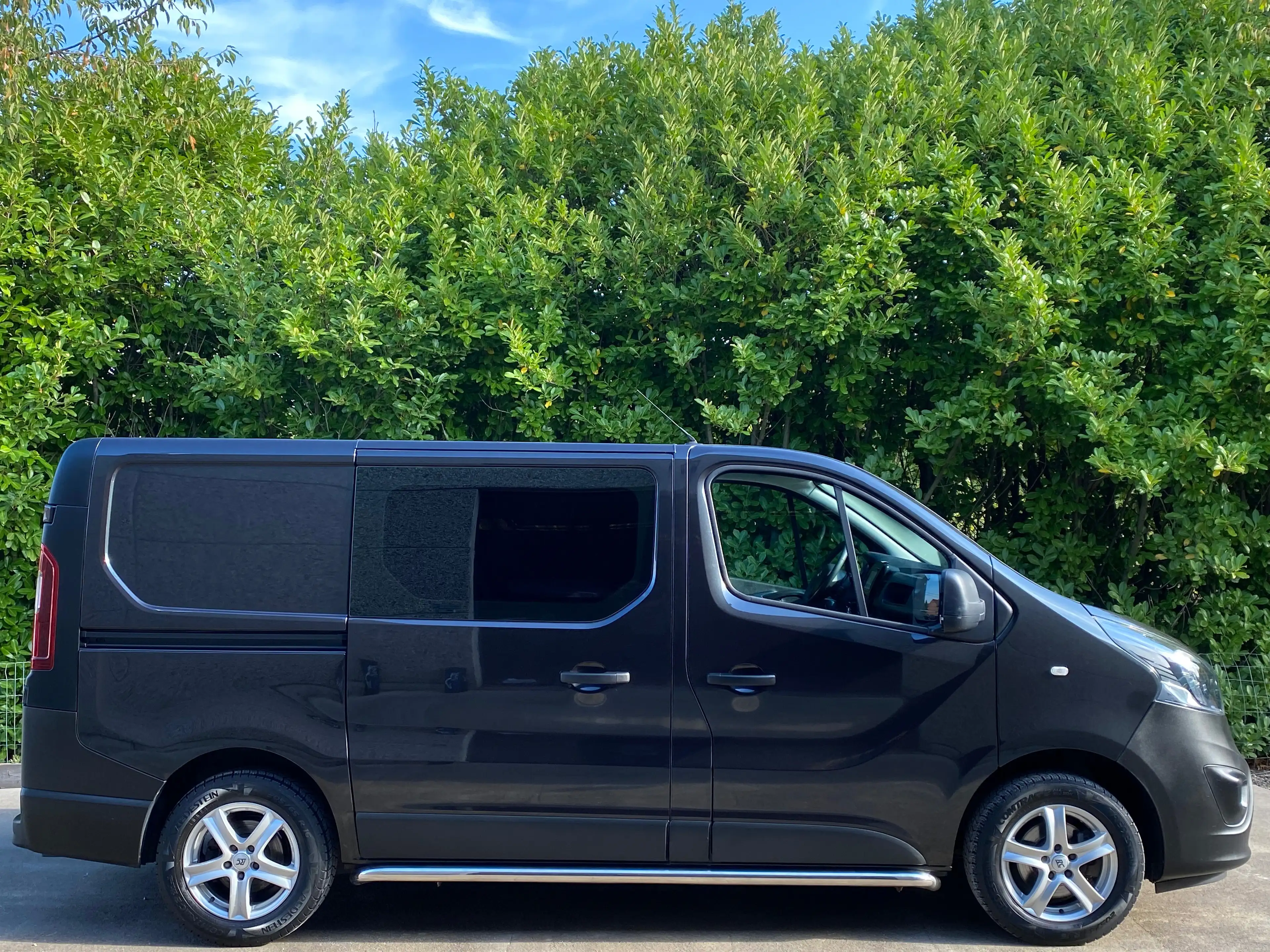 Opel Vivaro 1.6 CDTi L1H1 BiTurbo - Clim - Navi - Carnet - 5 places - Garantie!!! — photo 5