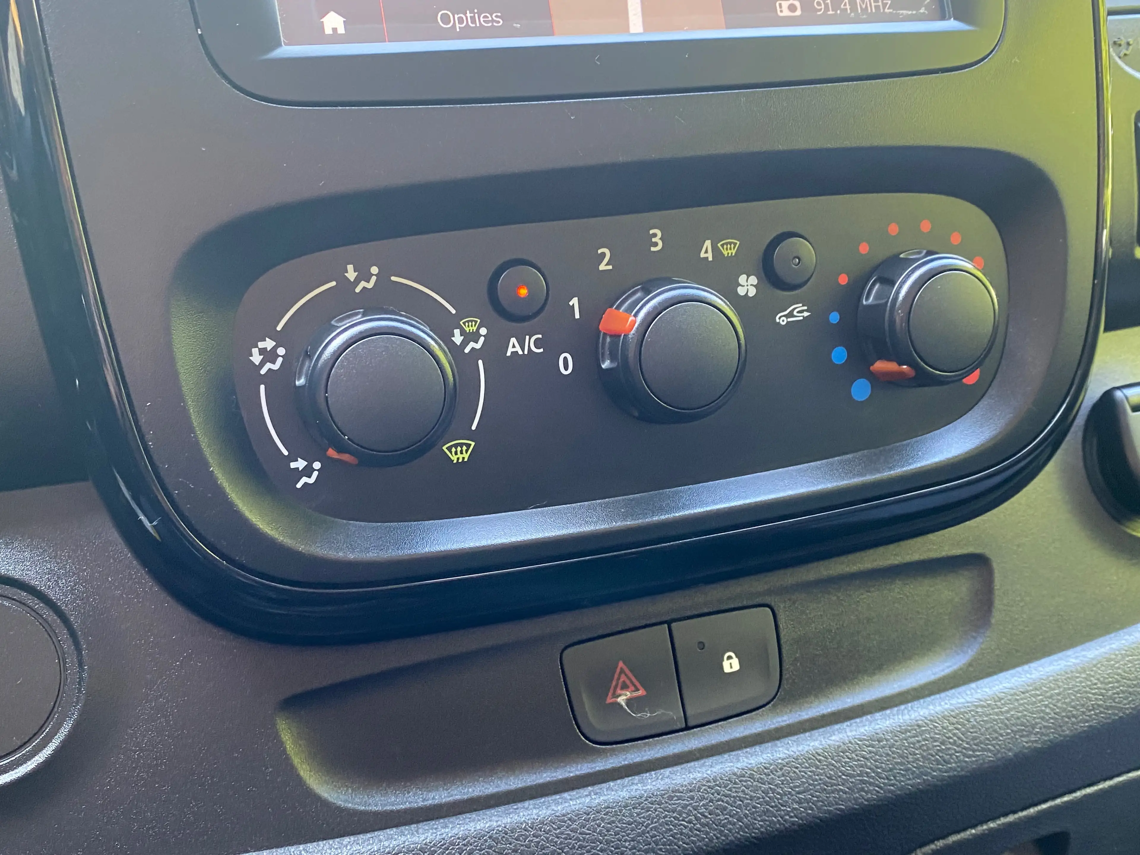 Opel Vivaro 1.6 CDTi L1H1 BiTurbo - Clim - Navi - Carnet - 5 places - Garantie!!! — photo 13