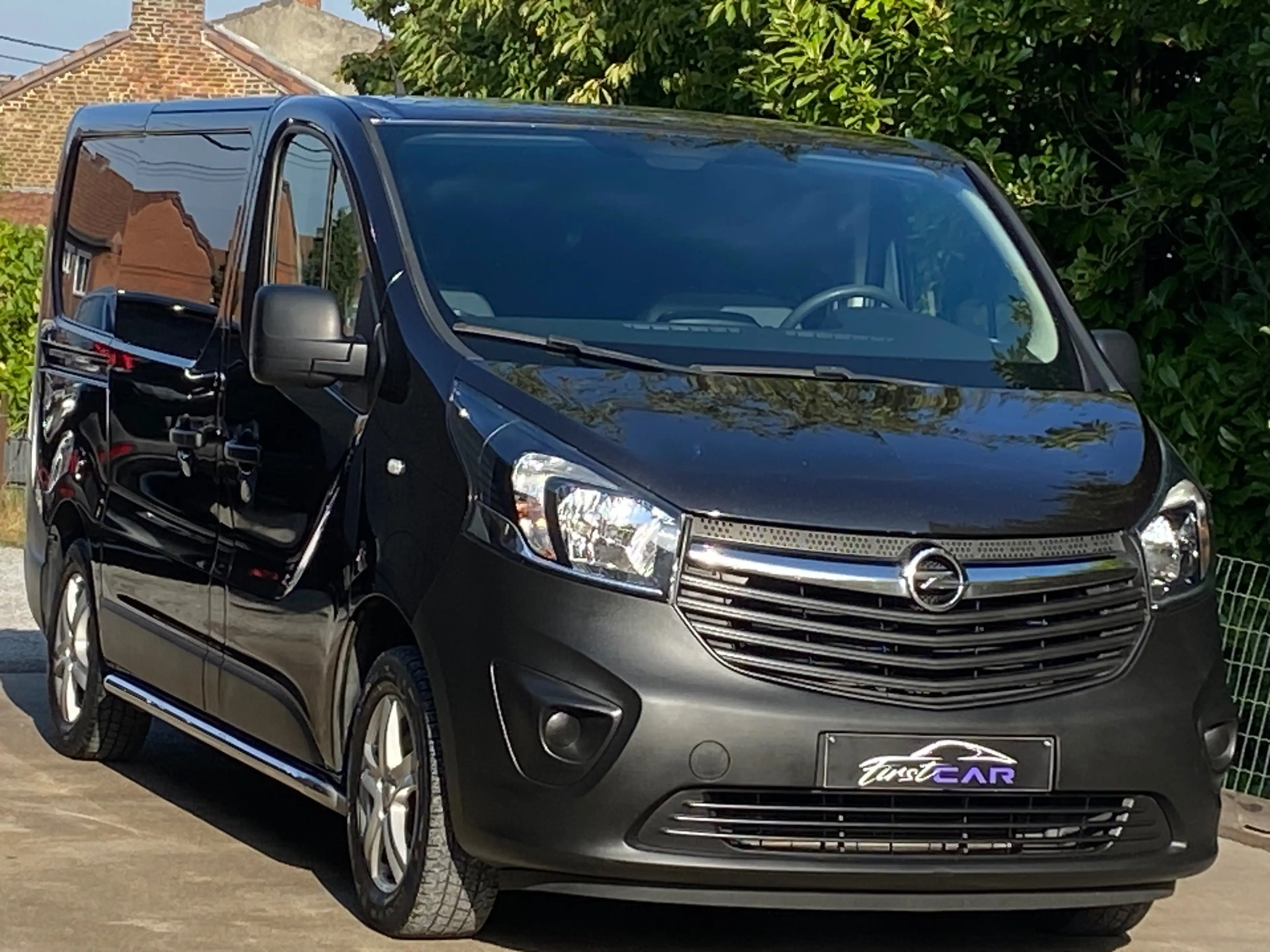 Opel Vivaro 1.6 CDTi L1H1 BiTurbo - Clim - Navi - Carnet - 5 places - Garantie!!! — photo 4