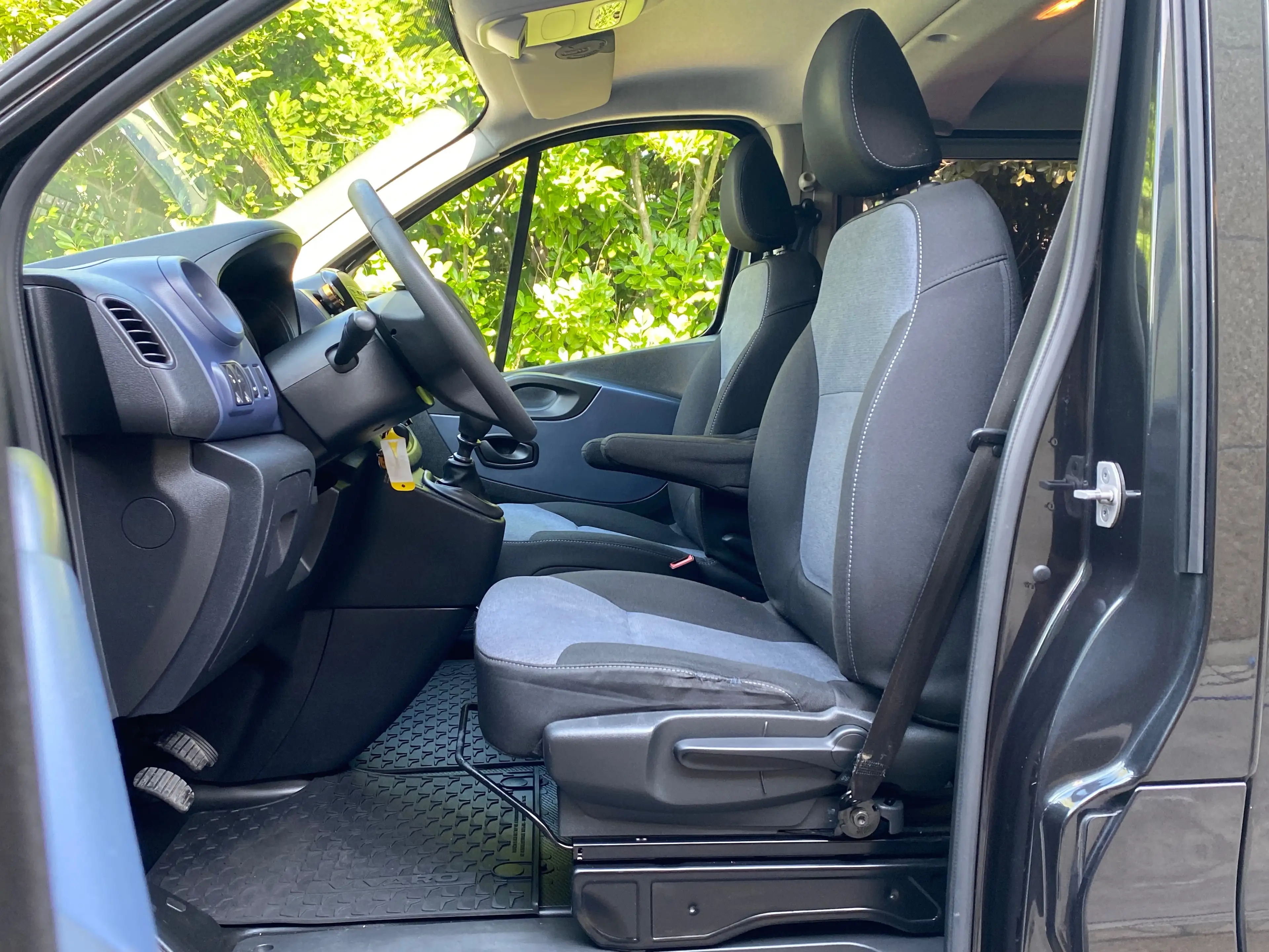 Opel Vivaro 1.6 CDTi L1H1 BiTurbo - Clim - Navi - Carnet - 5 places - Garantie!!! — photo 7